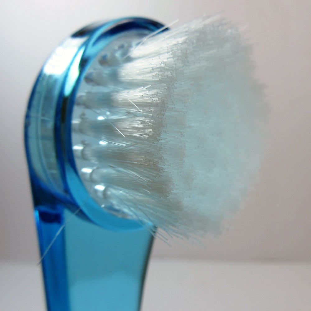 Electric Facial Cleansing Brush - Exfoliating & Massaging Skin Care Tool for Face & Body with Protective Cap | Perfect for Daily Spa & Skincare Routine