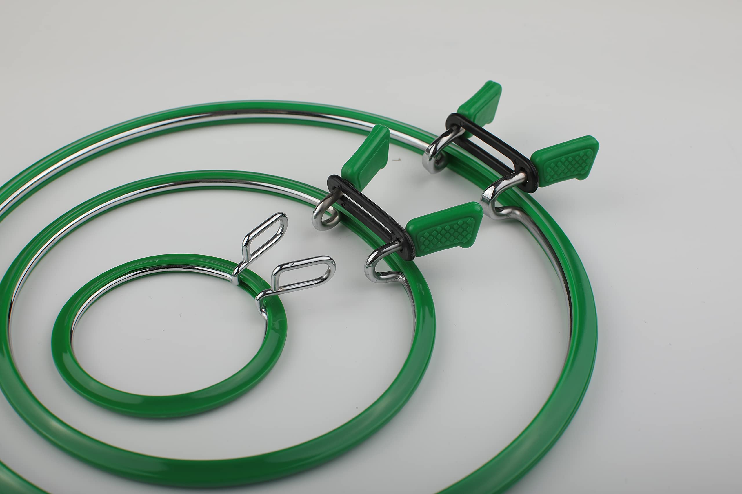 High-Quality Metal Spring Tension Embroidery Hoops for Cross Stitch & Darning - Medium Green Hoop for Perfect Fabric Tension | Ideal for Hand Embroidery, Needlework & Craft Projects