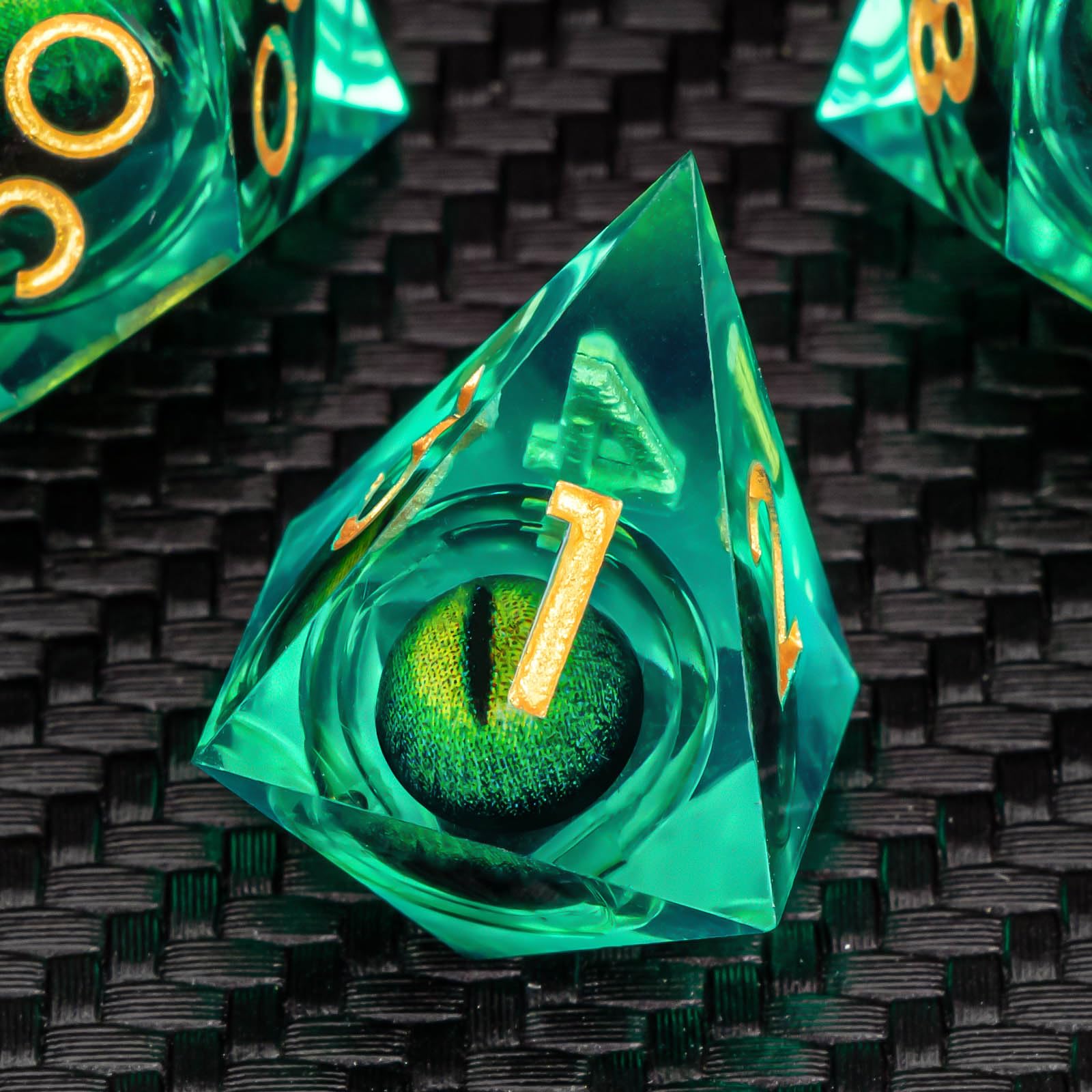 KERWELLSI 7Pcs Liquid Core Dragon Eye DND Dice Set - Sharp Edge Resin Polyhedral RPG Dice (D20 D12 D10 D8 D6 D4) with Gift Box for Dungeons & Dragons, D&D Game Night & Tabletop Roleplaying