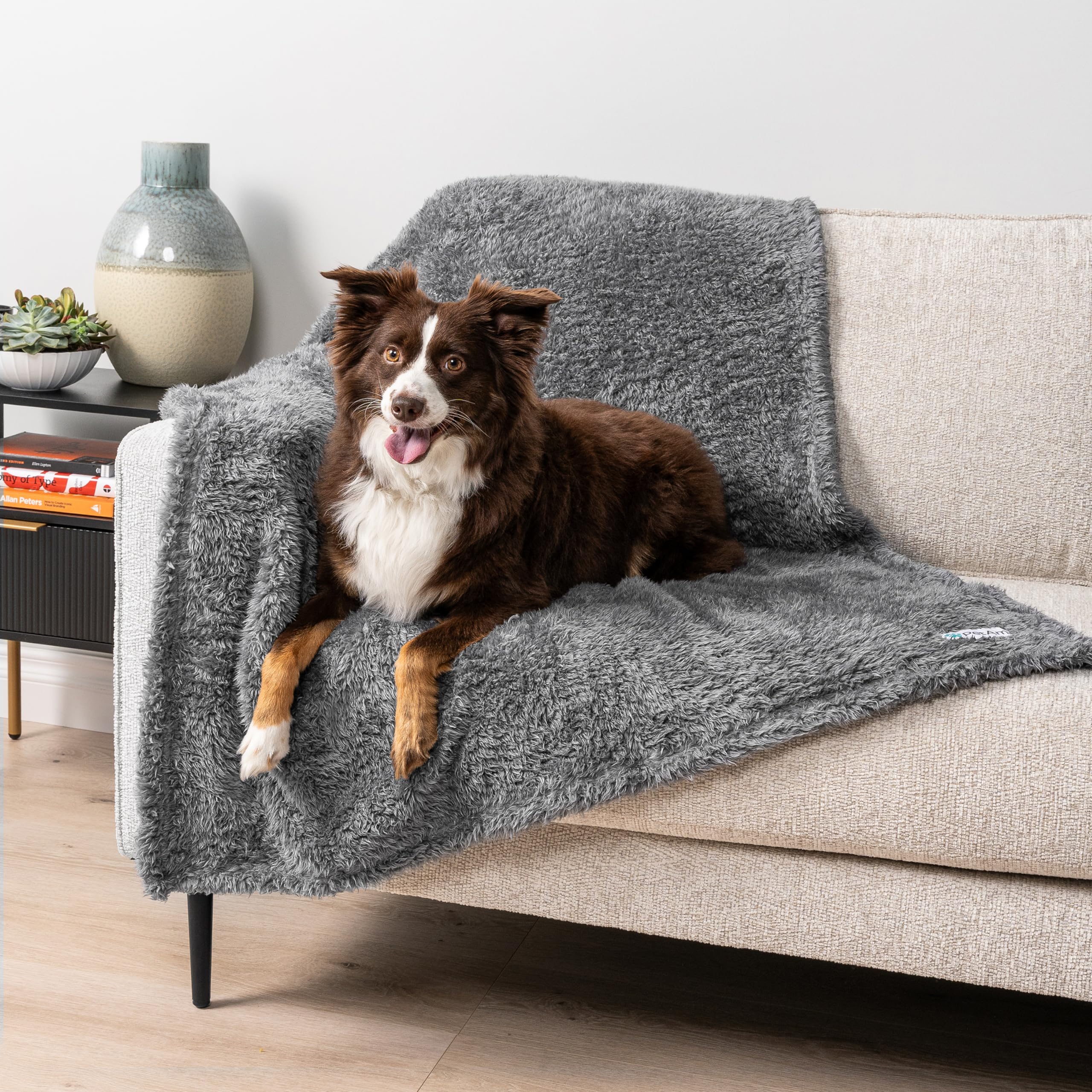 Premium Fluffy Sherpa Fleece Pet Blanket for Large & Medium Dogs & Cats - Soft Calming Throw for Beds, Sofas & Couches (40x60 Inches, Grey) - Perfect for Cozy Naps, Travel & Home Comfort