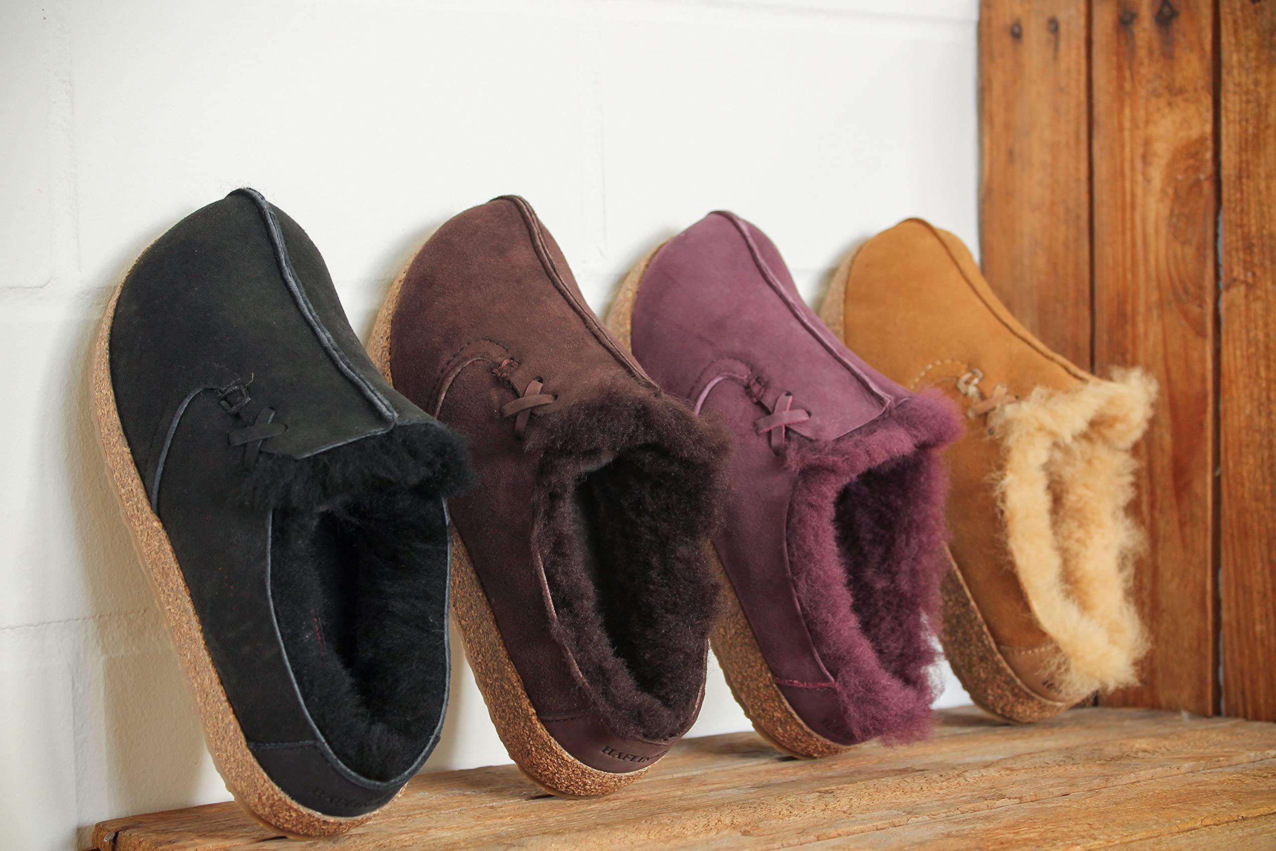HAFLINGER Women's Saskatchewan Shearling Clogs - Cozy Indoor/Outdoor House Slippers for Winter Comfort & Warmth at Home