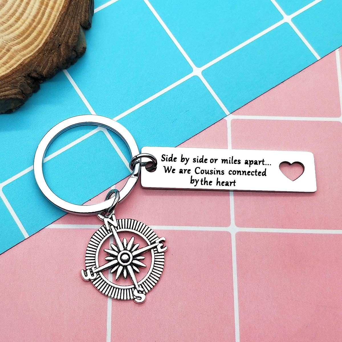 Personalized Cousin Keychain Jewelry - Unique Christmas & Birthday Gift for Cousins - Long Distance & Graduation Gifts for Men & Women - Perfect for Family Reunions, Special Occasions & Keepsakes