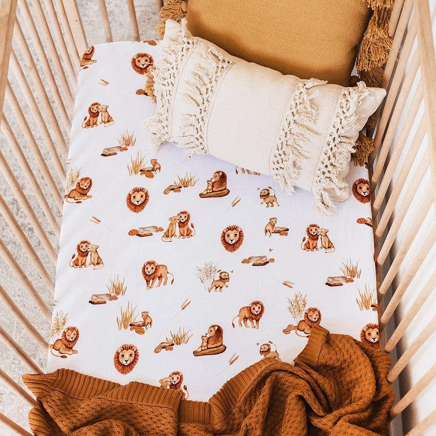 Snuggle Hunny Fitted Jersey Cotton Crib Sheet - Soft Lion Print Baby Bedding for Nursery & Toddler Room - Perfect for Cozy Naps & Peaceful Sleep