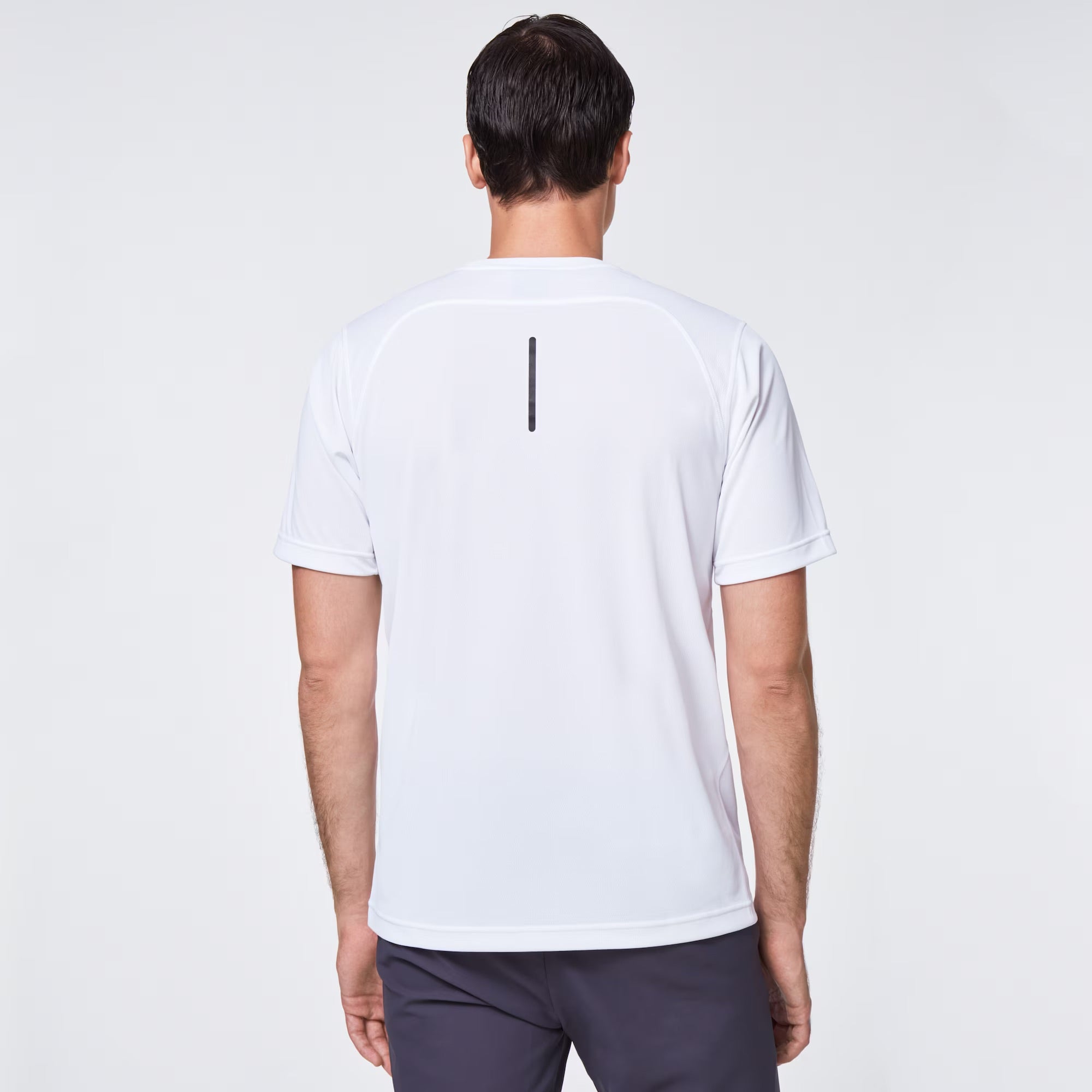 Oakley Foundational Training Short Sleeve T-Shirt for Men - Breathable White Workout Tee for Gym, Running & Fitness Training
