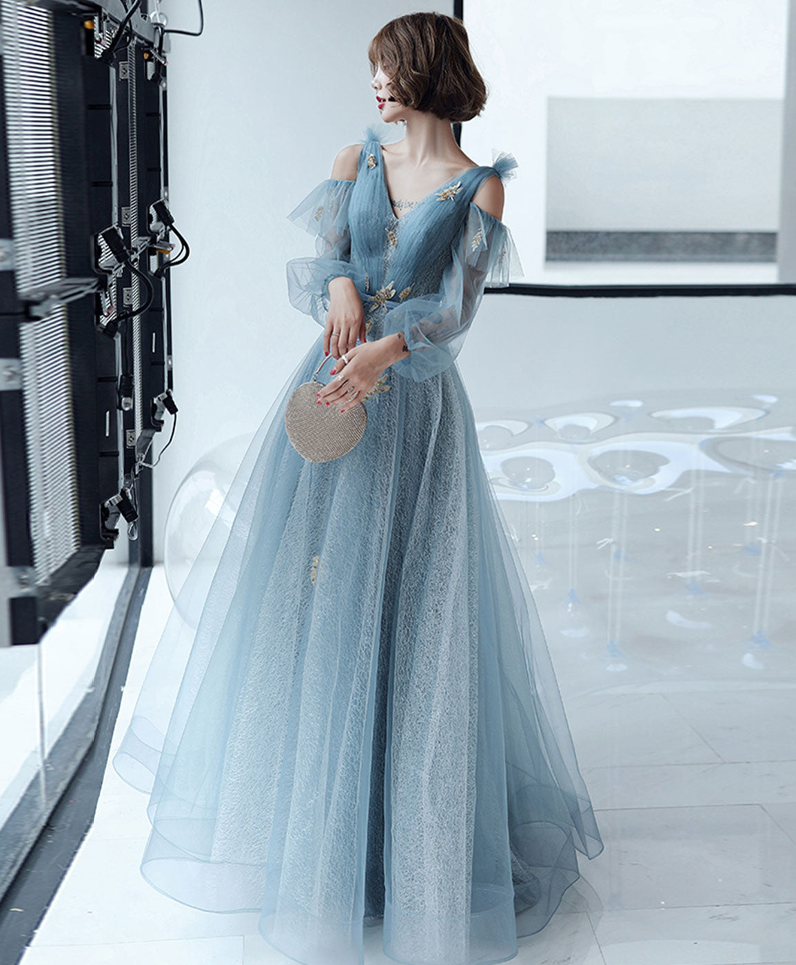 Elegant Blue V-Neck Tulle Lace Long Prom Dress for Women - Formal Evening Gown for Homecoming, Wedding, and Special Occasions