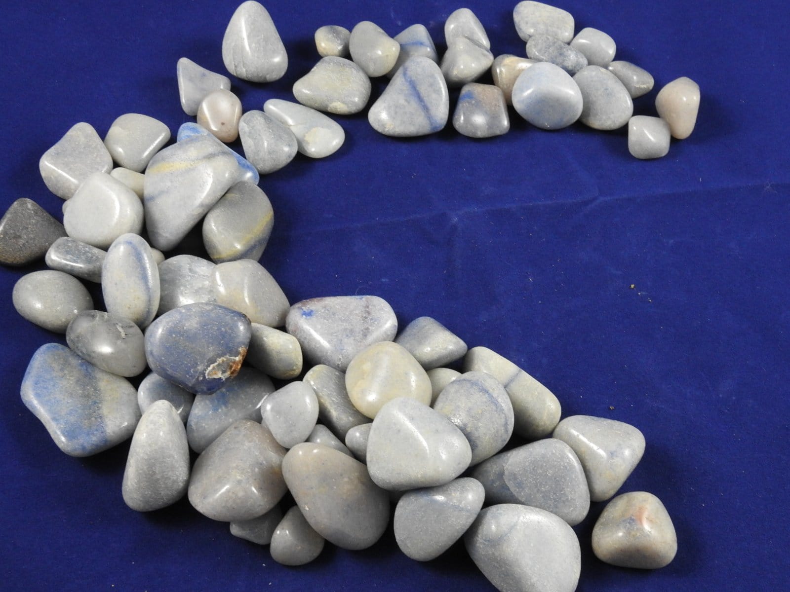 Natural Blue Quartz Crystal - 1 lb Raw Healing Stones for Meditation, Reiki & Home Decor - Perfect for Spiritual Healing, Chakra Balancing & Energy Cleansing