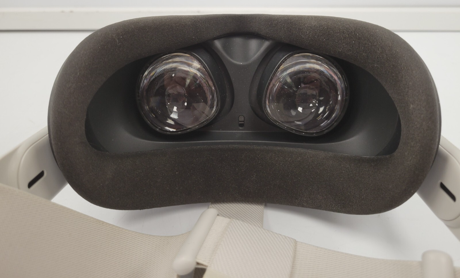 Oculus KW49CM VR Headset - Immersive Virtual Reality Gaming & Entertainment for PC & Mobile Devices | Perfect for Gaming, Movies & Virtual Tours