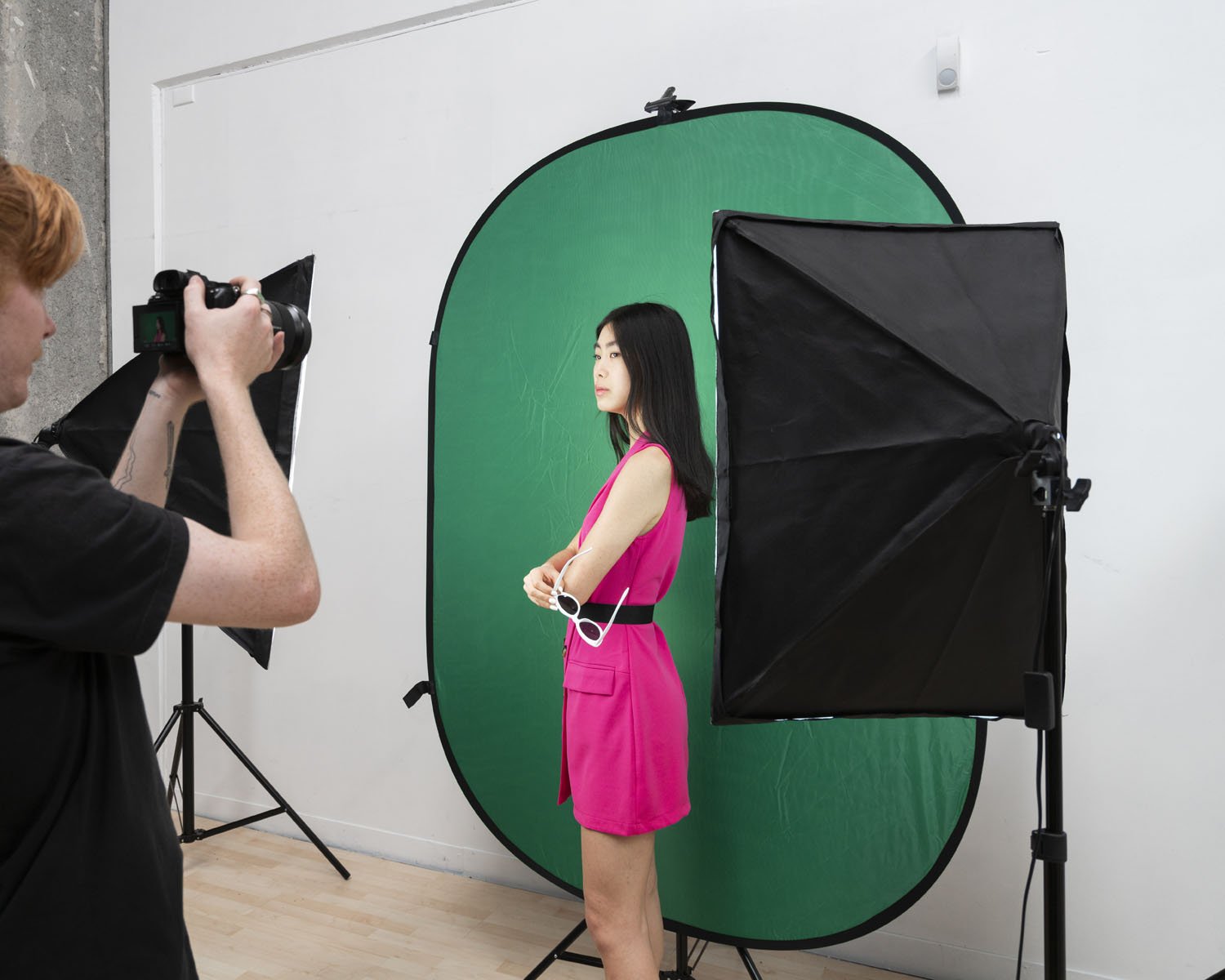Chroma Key Green & Blue Double-Sided Nylon Pop-Up Backdrop with Stand & Peg Kit (1.5x2.1M) - Perfect for Photography, Video Streaming, and Virtual Backgrounds