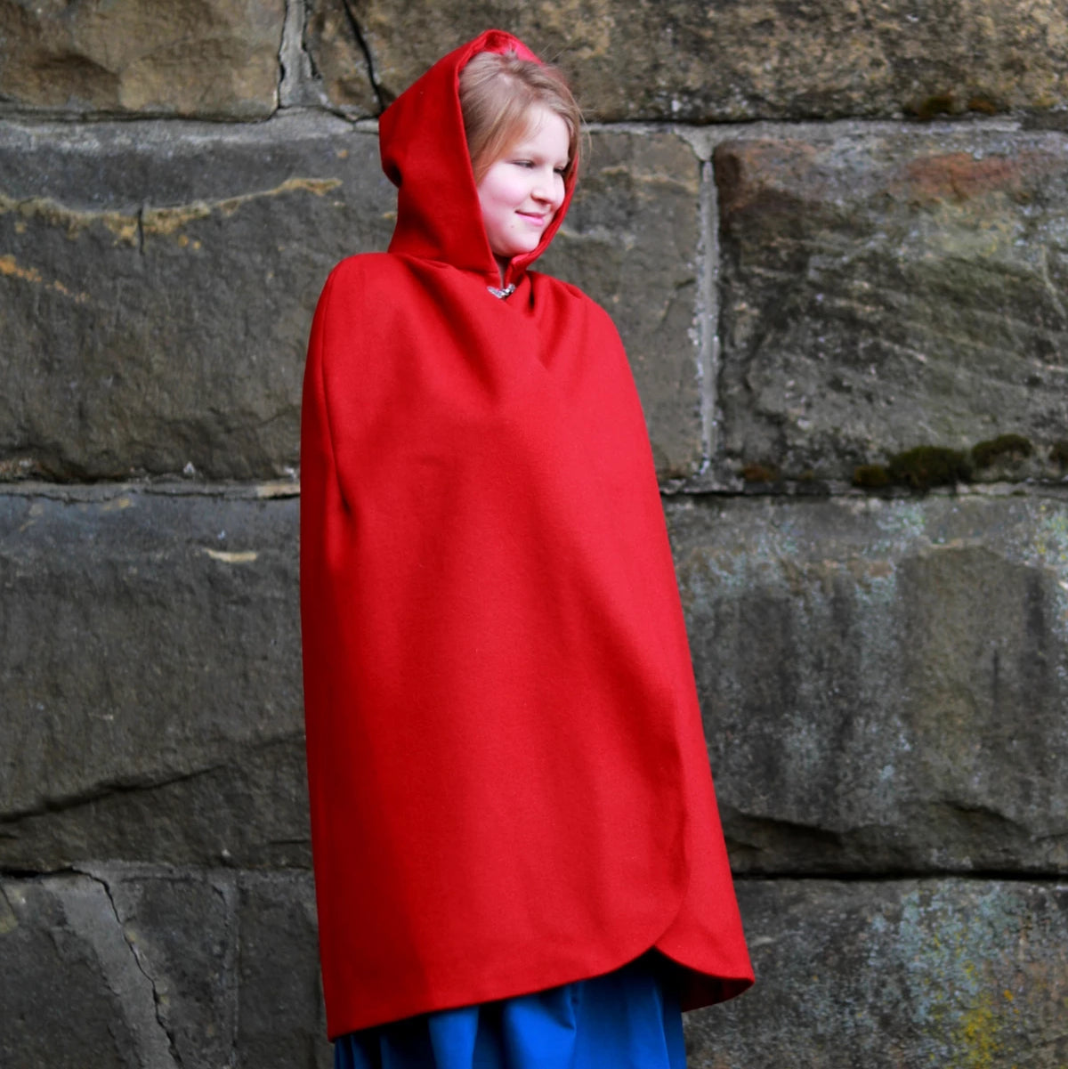 Girls' Hooded Cape - Stylish & Warm Winter Cloak for Kids - Perfect for Halloween, Cosplay & Outdoor Adventures