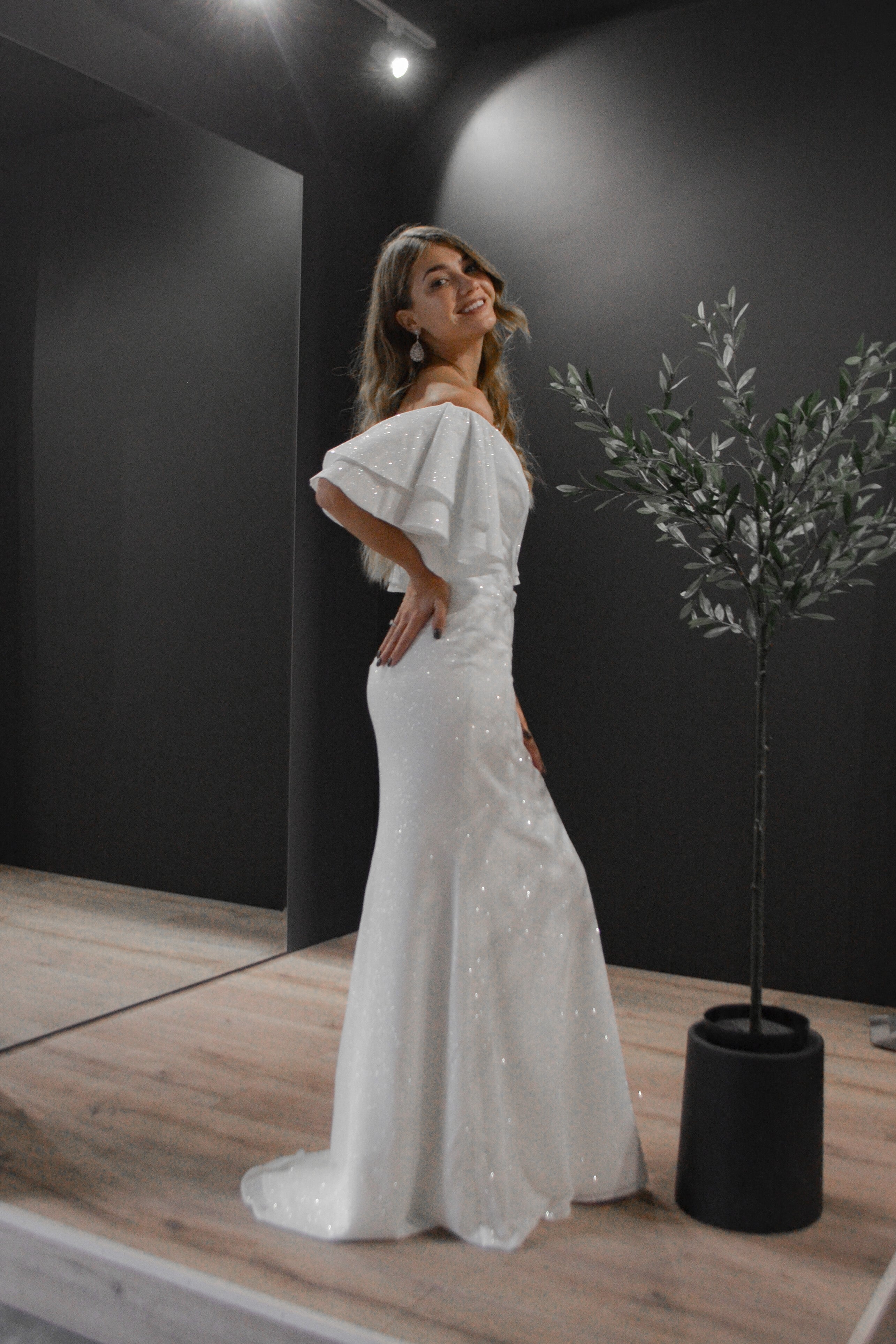 Sparkly Mermaid Wedding Dress with Beaded Appliques - Elegant A-Line Bridal Gown for Beach Weddings & Formal Events