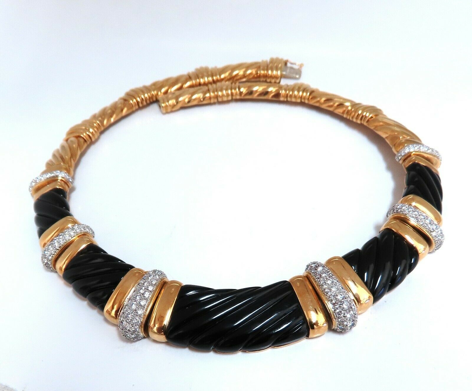 6.00ct Diamond & Jet Black Onyx Pendant Necklace - 18K Gold Wavy Design Jewelry for Women - Perfect for Evening Parties, Weddings & Special Occasions