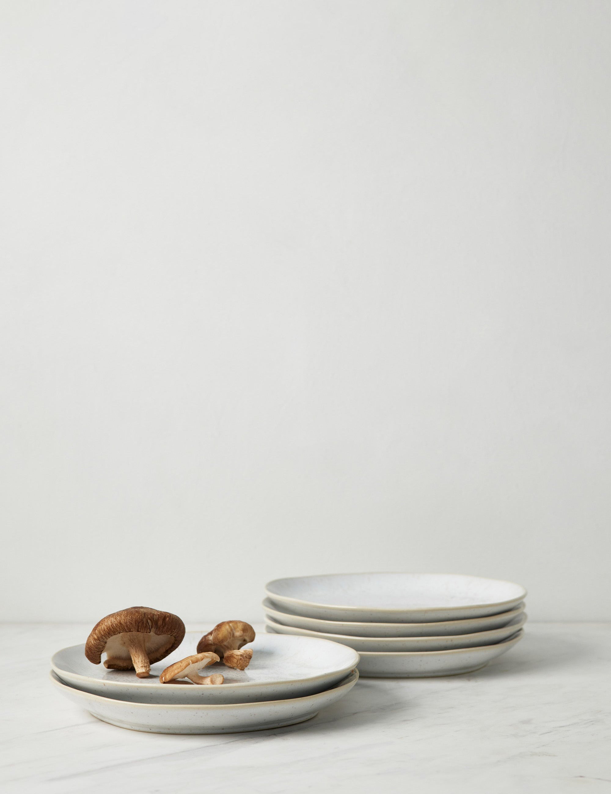 Casafina Eivissa Stoneware Dinnerware Set - Durable Porcelain Plates, Bowls & Mugs for Everyday Use - Perfect for Family Dinners, Entertaining Guests & Restaurant-Style Dining