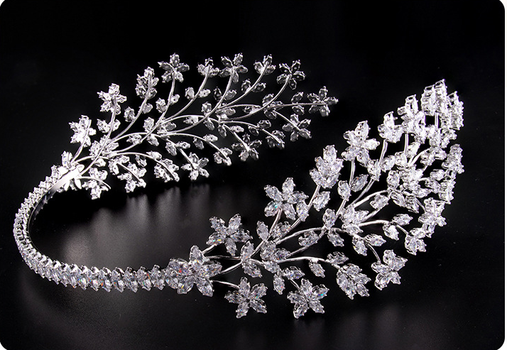 3/4 Round Cubic Zirconia Bridal Headband - Sparkling Wedding Tiara Hair Accessory for Women | Perfect for Bridal Showers, Weddings & Special Occasions
