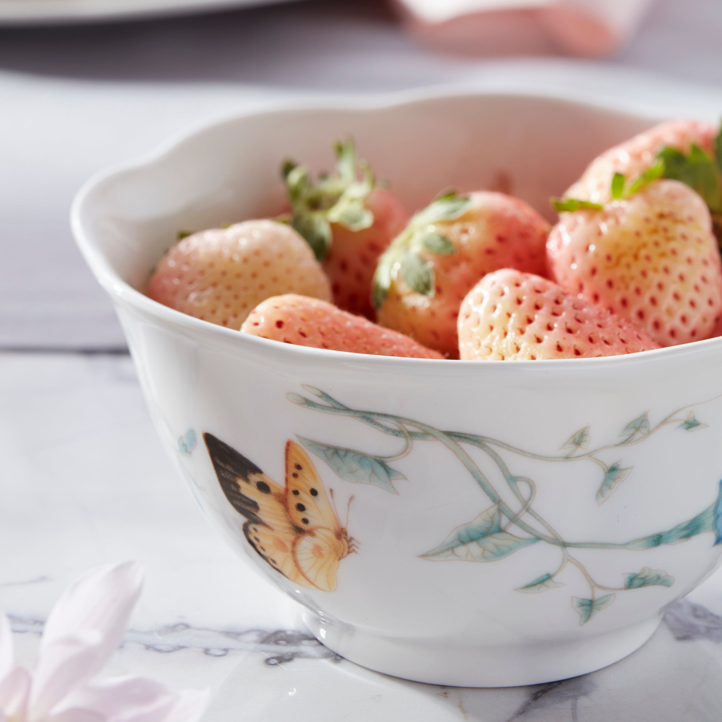 Butterfly Meadow Square 18-Piece Dinnerware Set - Porcelain Dinner Plates, Salad Plates, Bowls & Mugs - Elegant Floral Design for Everyday Dining, Dinner Parties & Home Decor