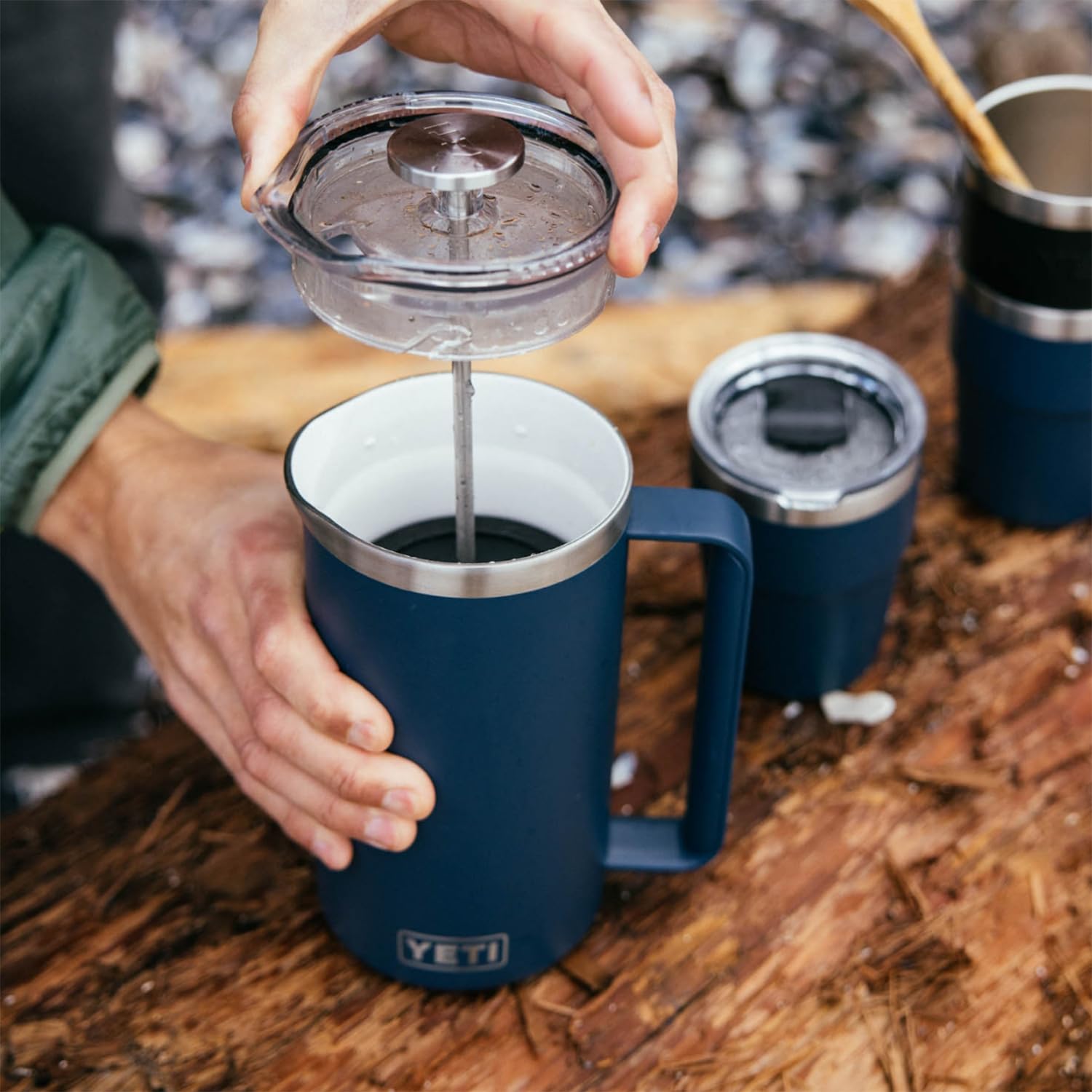 YETI Rambler French Press Coffee Maker with GroundsControl Filter – Insulated Stainless Steel Coffee Press for Camping, Travel & Home Brewing