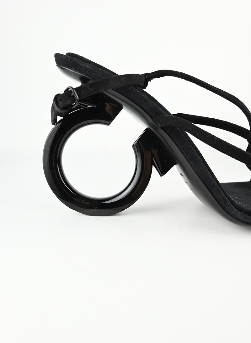 Ferragamo Elina Black Leather Sandals Women's Size 40 - Perfect for Summer Outfits & Beach Vacations