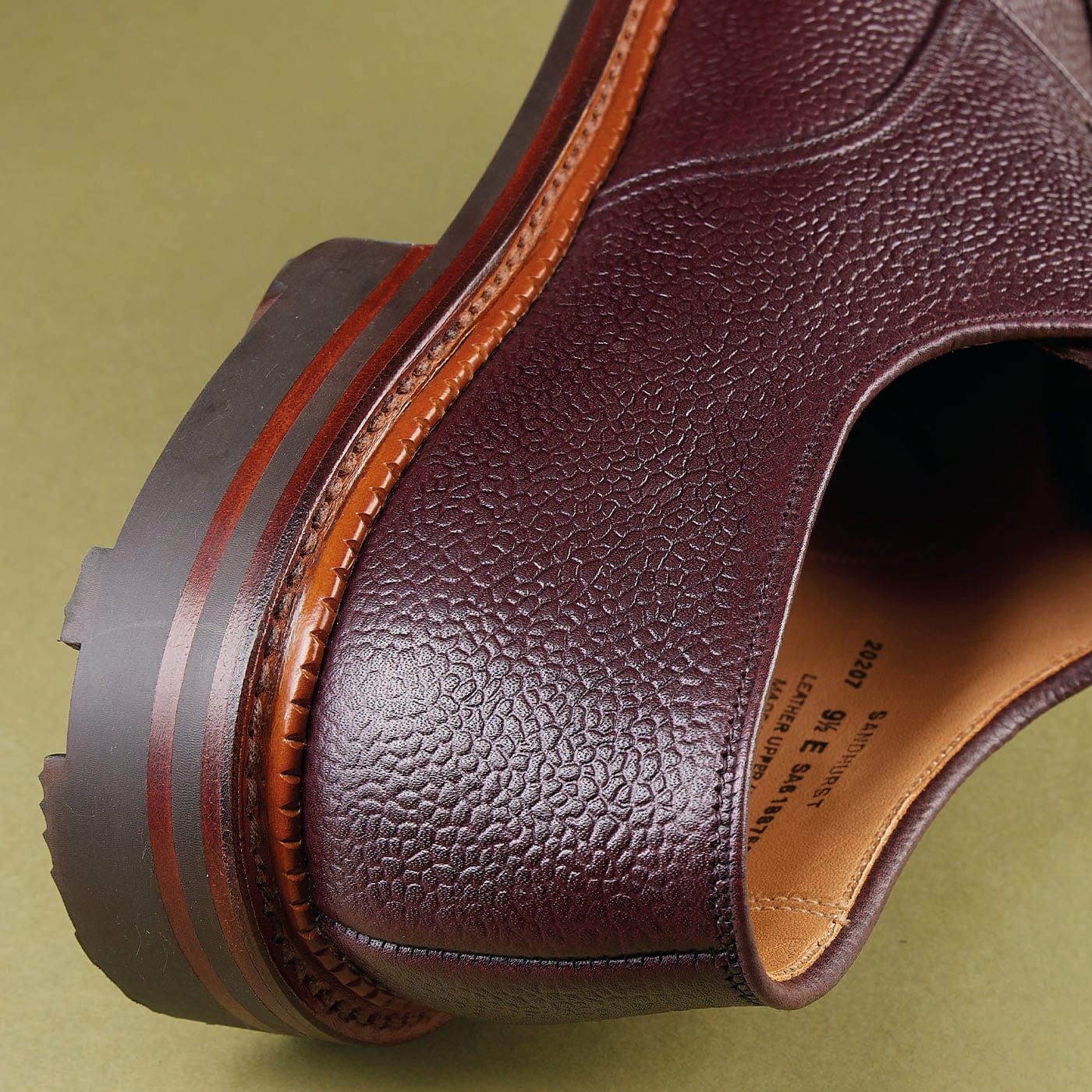 Premium Sandhurst Oxblood Zug Grain Leather Briefcase - Stylish & Durable for Business Professionals & Office Use