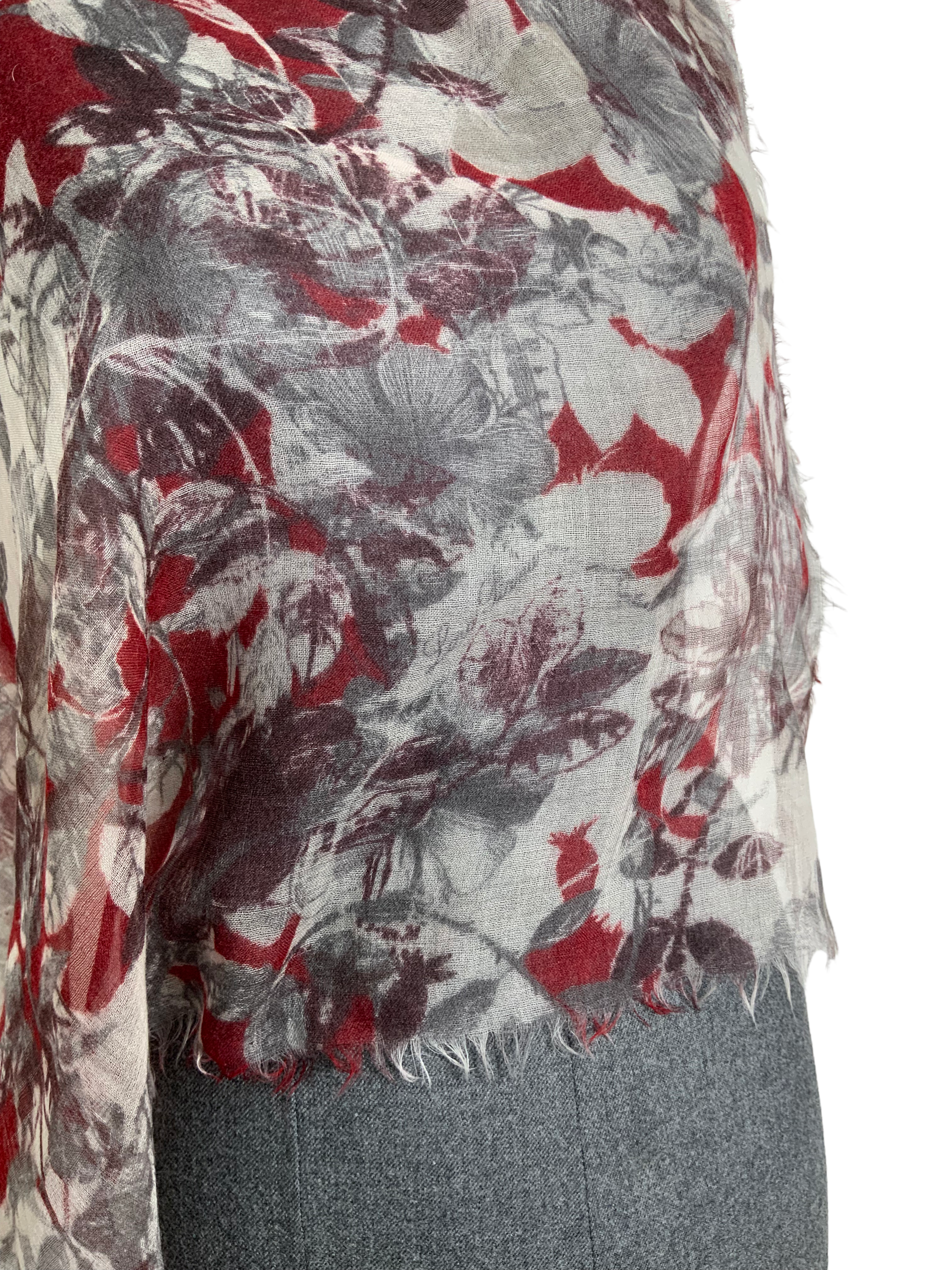 Loro Piana Floral Cashmere Scarf with Fringe Trim - Luxury Soft Oblong Shawl for Women - Perfect for Winter Fashion & Elegant Outfit Accessories