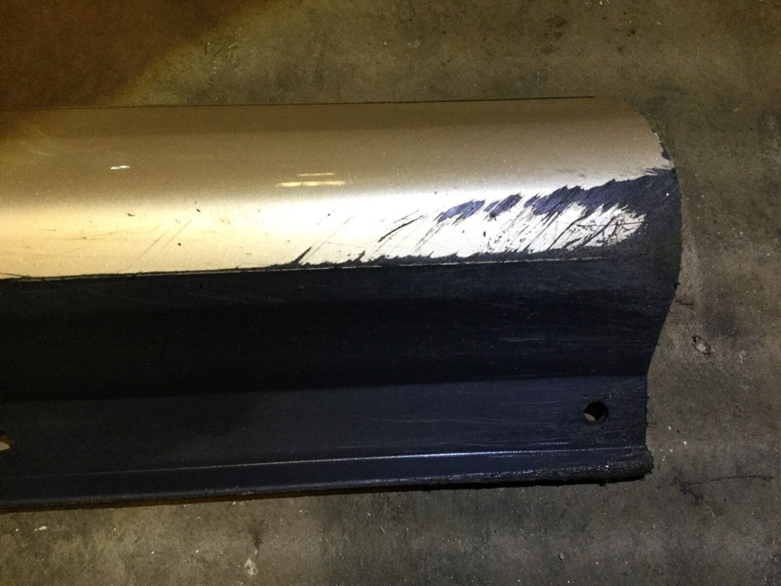 Original Lexus GS300 Rocker Panel Molding - Front Left Side Skirt (2000-2005 Models) | Perfect Fit Replacement Part for Lexus GS300 Sedan | Enhances Vehicle Appearance & Protection