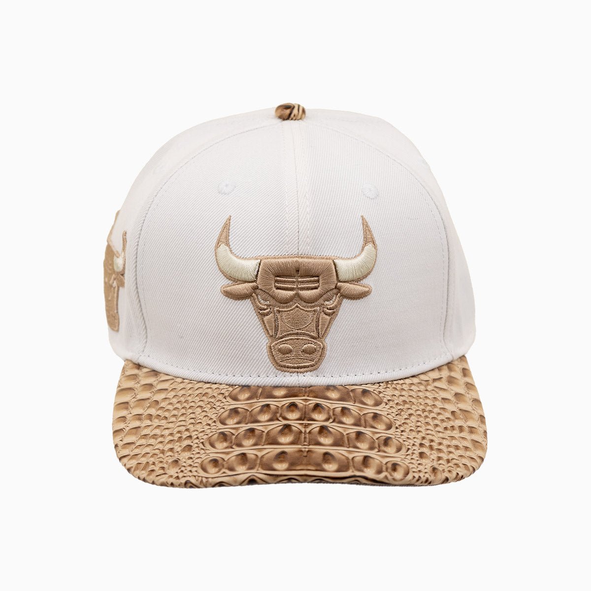 Chicago Bulls NBA Official Leather Visor Wool Snapback Hat - Vintage Style Adjustable Baseball Cap for Men & Women - Perfect for Basketball Games, Streetwear Fashion, and Sports Fans Collection