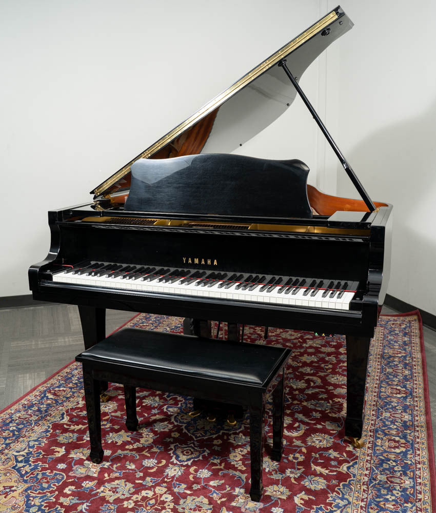 1988 Yamaha 6'1 C3 Conservatory Grand Piano in Polished Ebony - Perfect for Concert Halls, Music Studios & Home Theaters