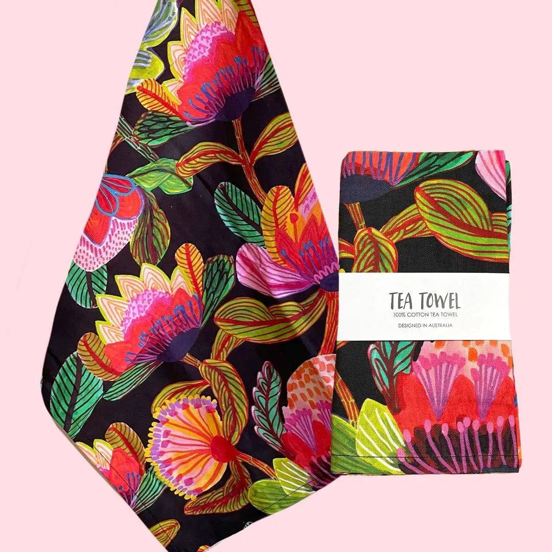 Premium Protea Fantasy Tea Towel & Wooden Fridge Magnet Gift Set - South African Floral Design Kitchen Decor for Housewarming & Hostess Gifts
