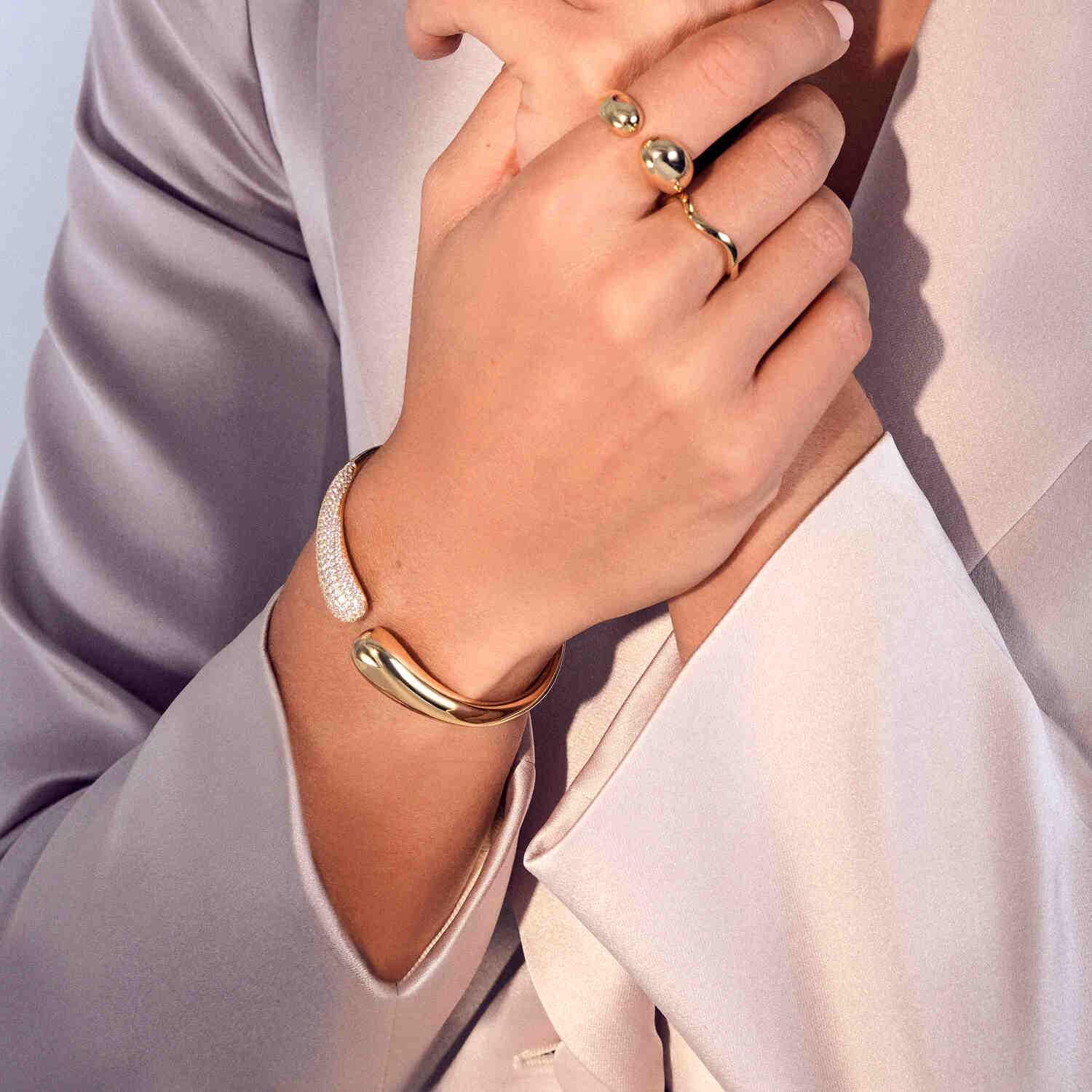 SJ BG2581 CZ YG - Stylish and Durable Fashion Jewelry for Women | Perfect for Parties, Weddings, and Everyday Wear