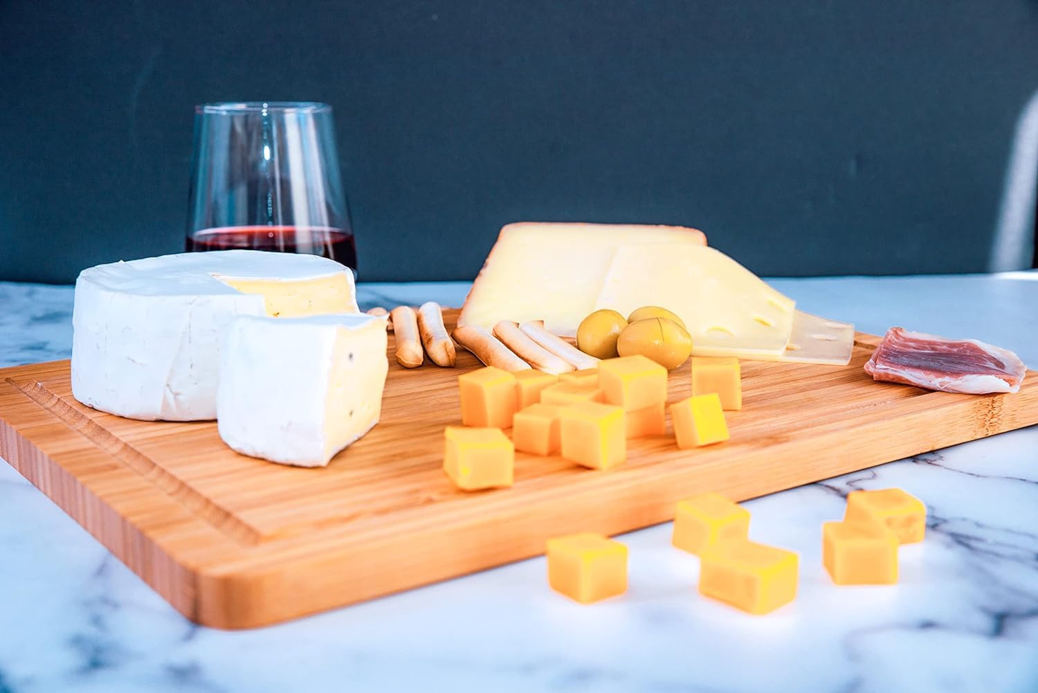 Personalized Engraved Cutting Board for Cooks - Custom Housewarming Gift for New Homeowners, Couples & Friends - Unique Anniversary & Mother's Day Present - Perfect for Kitchen Decor, Cooking Enthusiasts & Special Occasions
