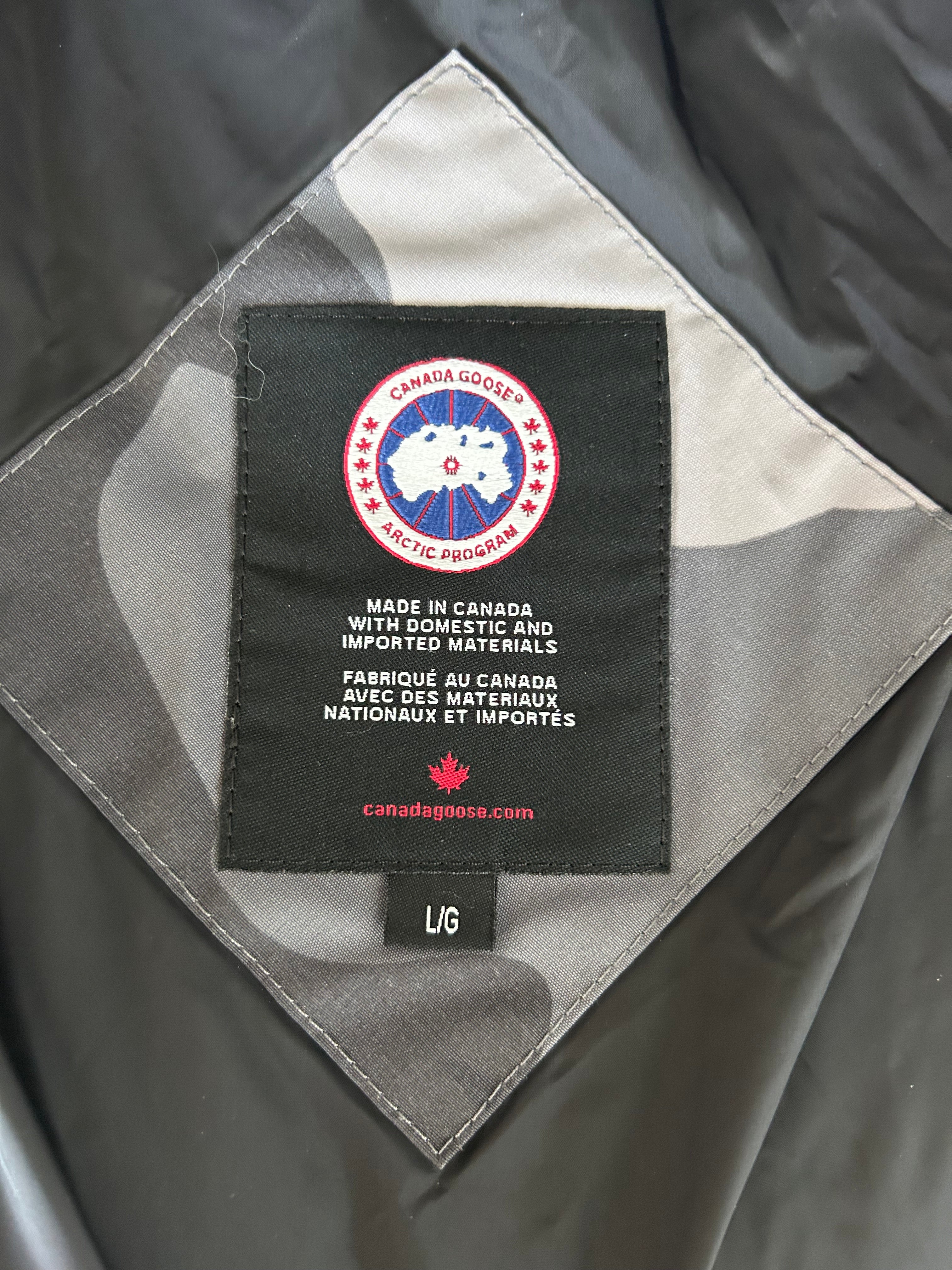 Canada Goose Grey Camouflage Carson Men's Winter Jacket - Waterproof Windproof Parka for Outdoor Activities, Hiking & Cold Weather Protection