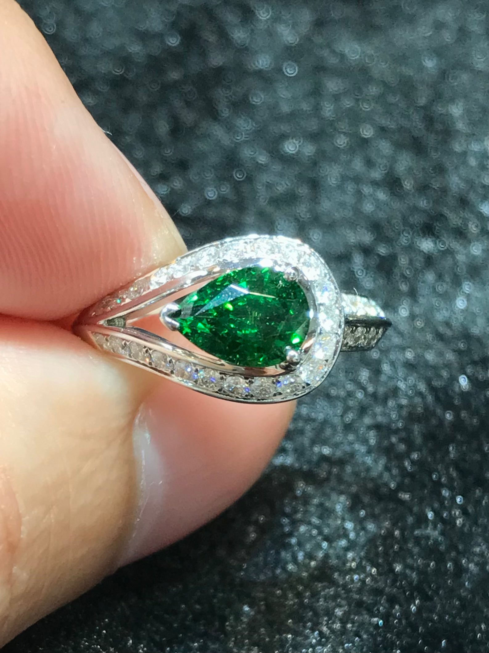 Natural Green Garnet Tsavorite 1.43ct Ring - Elegant Gemstone Jewelry for Women, Perfect for Engagement, Wedding & Special Occasions