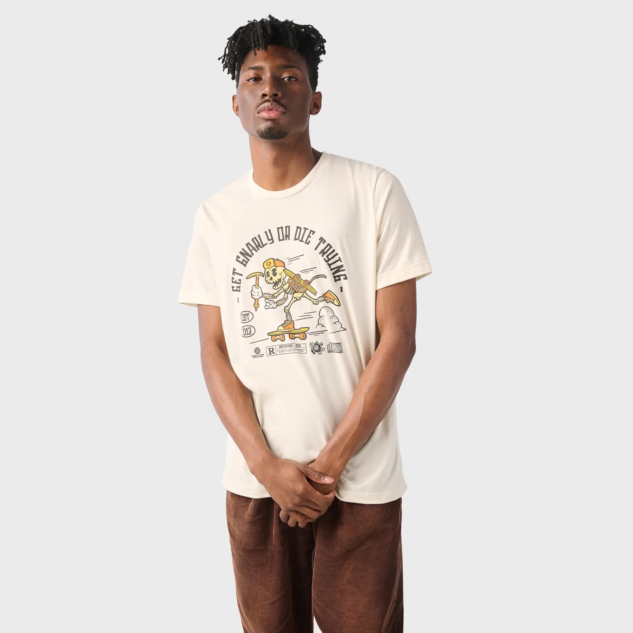 Get Gnarly or Die Trying T-Shirt - Cool Graphic Tee for Surfers & Skateboarders - Perfect for Beach, Skate Park & Casual Wear