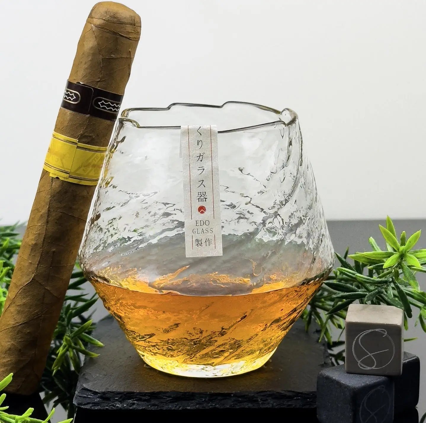 Premium 420ml Japanese Style Snowflake Whisky Glass Tumbler with Wooden Gift Box - Elegant Whiskey Drinking Glass for Gifts, Home Bar, and Holiday Entertaining