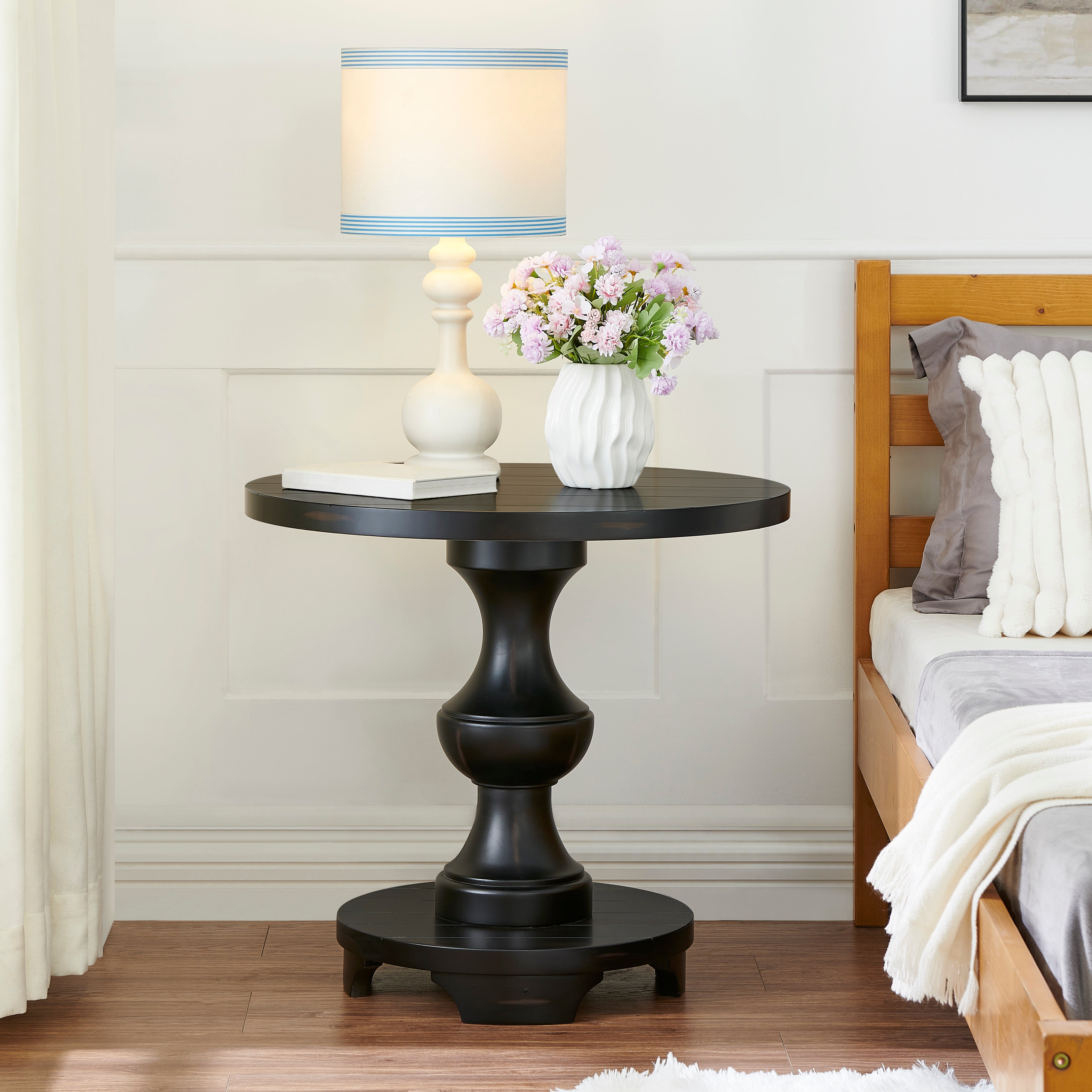 Roundhill Furniture Caesar Traditional Round Pedestal End Table - Classic Wood Side Table for Living Room, Bedroom & Office - Perfect for Coffee, Lamps & Decor