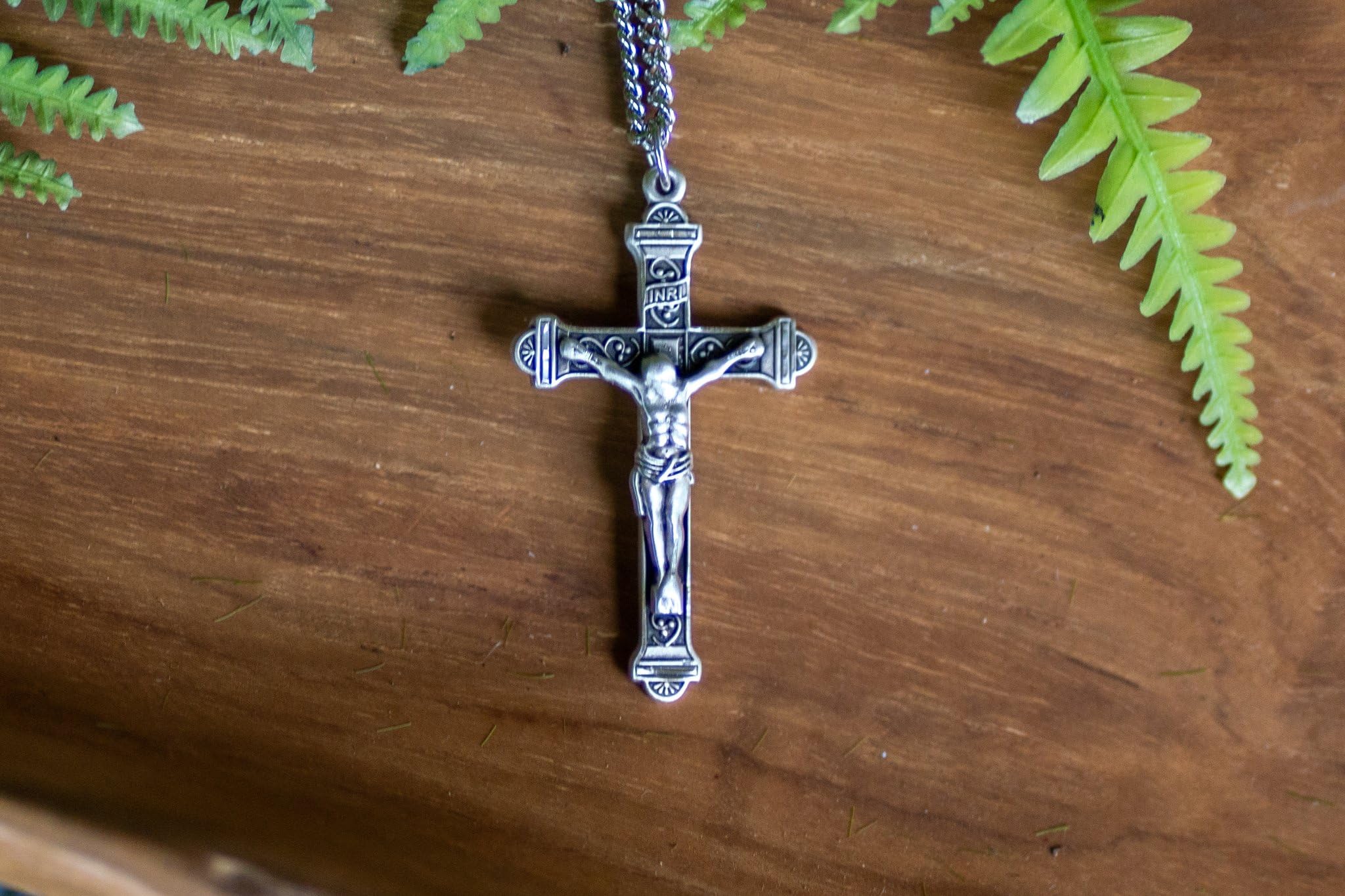 Heartland Store Men's Sterling Silver Crucifix Pendant Necklace - 24