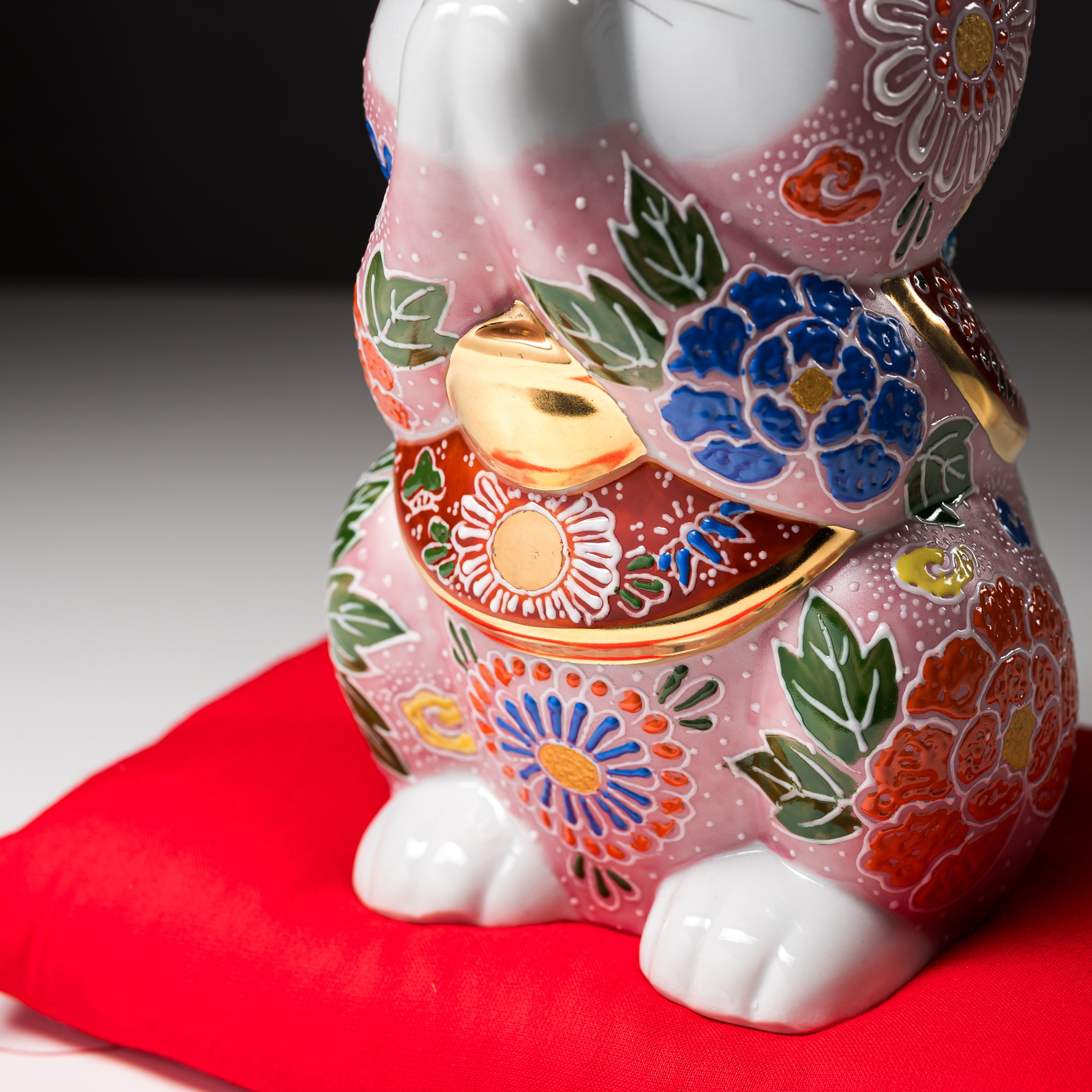 Handmade Kutani Ware Pink Begging Cat 'Kiku' Ornament - 21cm Japanese Ceramic Collectible for Home Decor & Gift