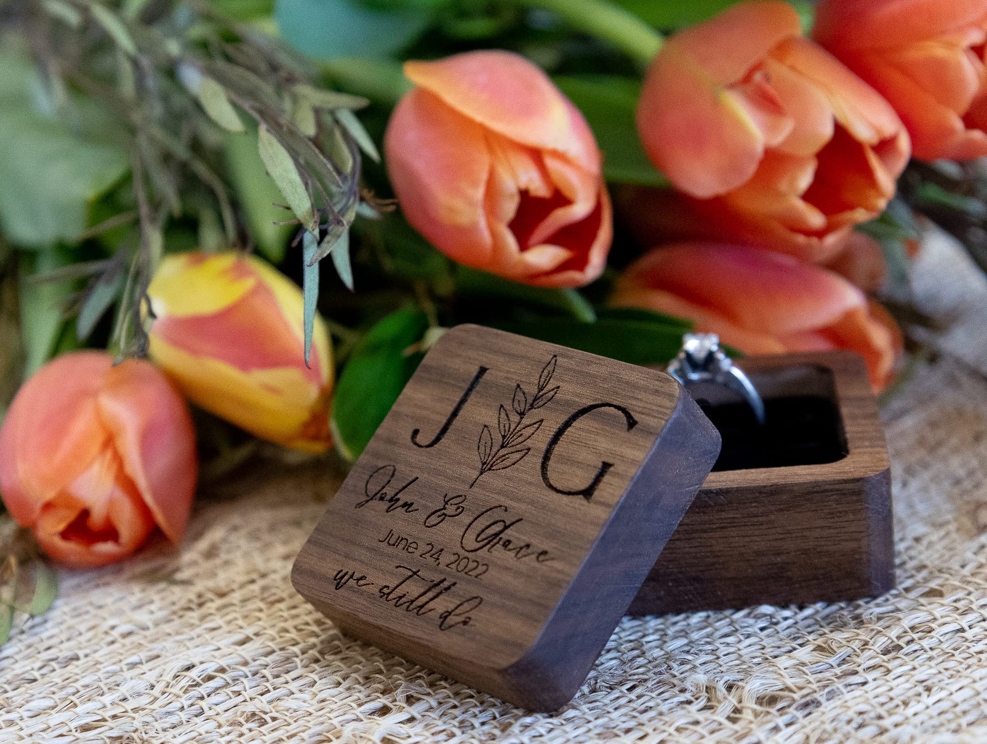 Elegant Ring Box for Wedding Ceremony & Vow Renewal - Holds 3 Rings Perfectly - Ideal for Proposals, Anniversaries & Romantic Gift Giving