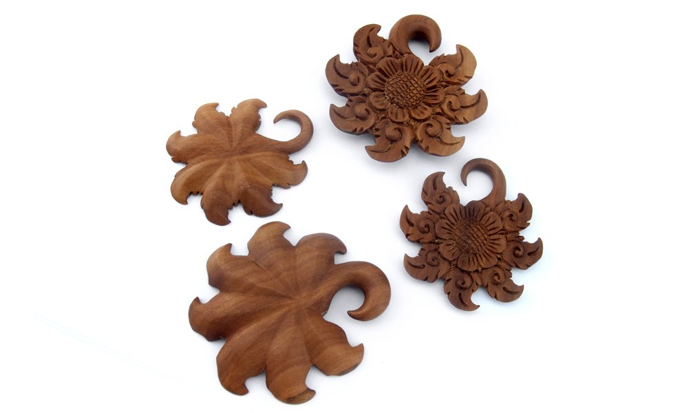 6G (4mm) Wooden Tribal Flower Ear Plugs - Body Jewelry for Stretching & Style - Perfect for Gauged Ears & Alternative Fashion