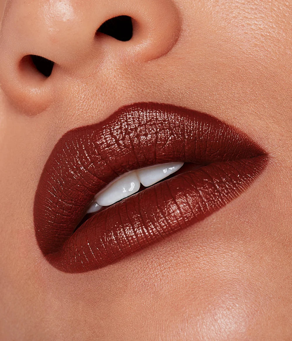 R.E.M. Beauty Classic Lipstick - Long Lasting Matte Lipstick for Women, Hydrating & Non-Drying Formula | Perfect for Everyday Wear, Date Night & Special Occasions