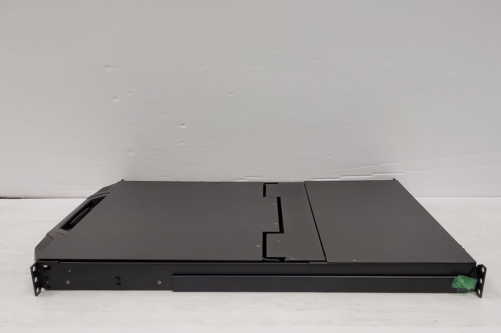Aten CL3108NX 8-Port KVM Switch with LCD Display - Ideal for Data Centers, Server Rooms, and Multi-Computer Workstations