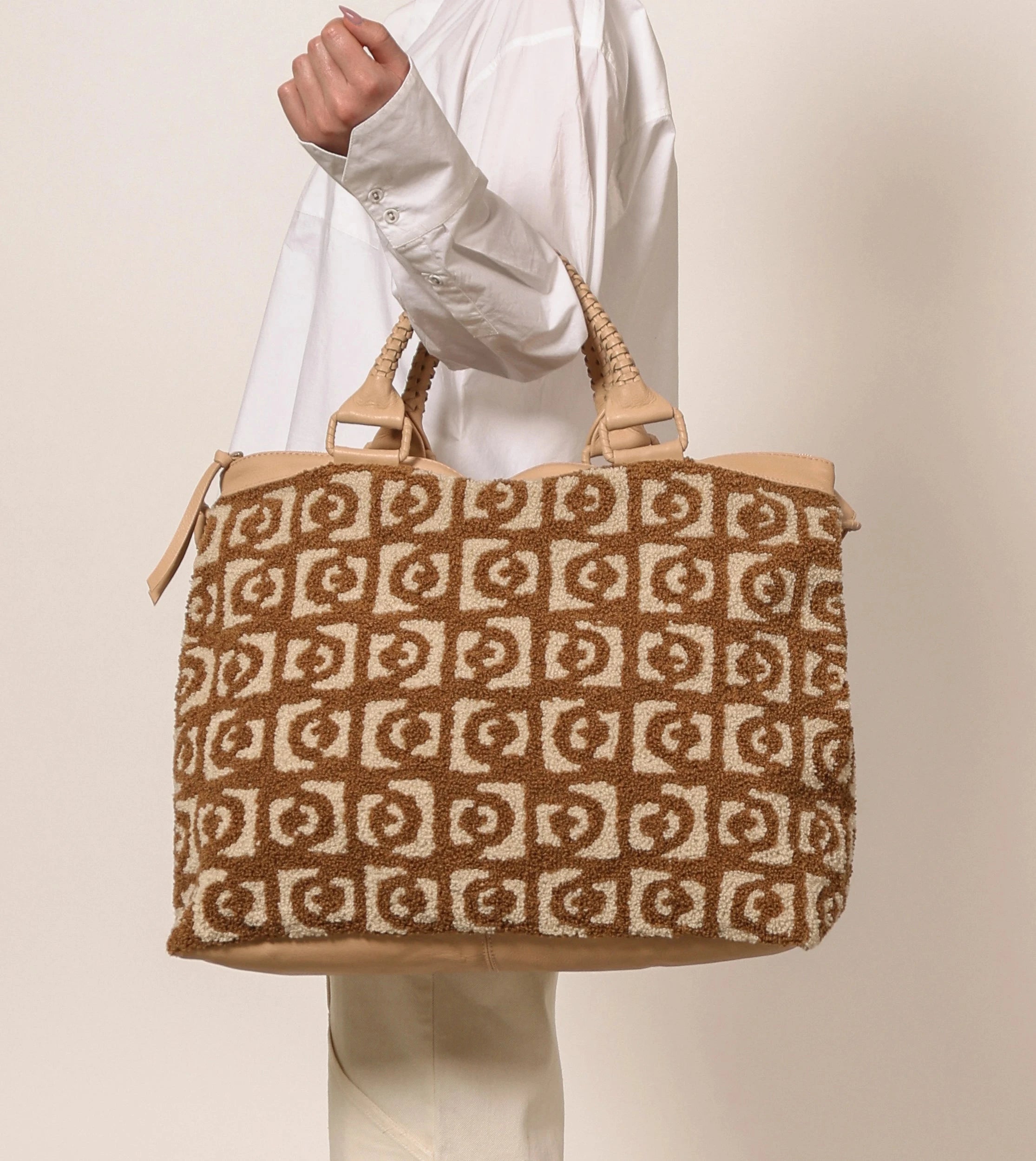 Rialto Weekender Travel Bag - Stylish & Durable Carry-On Luggage for Women & Men - Perfect for Weekend Getaways, Business Trips & Air Travel