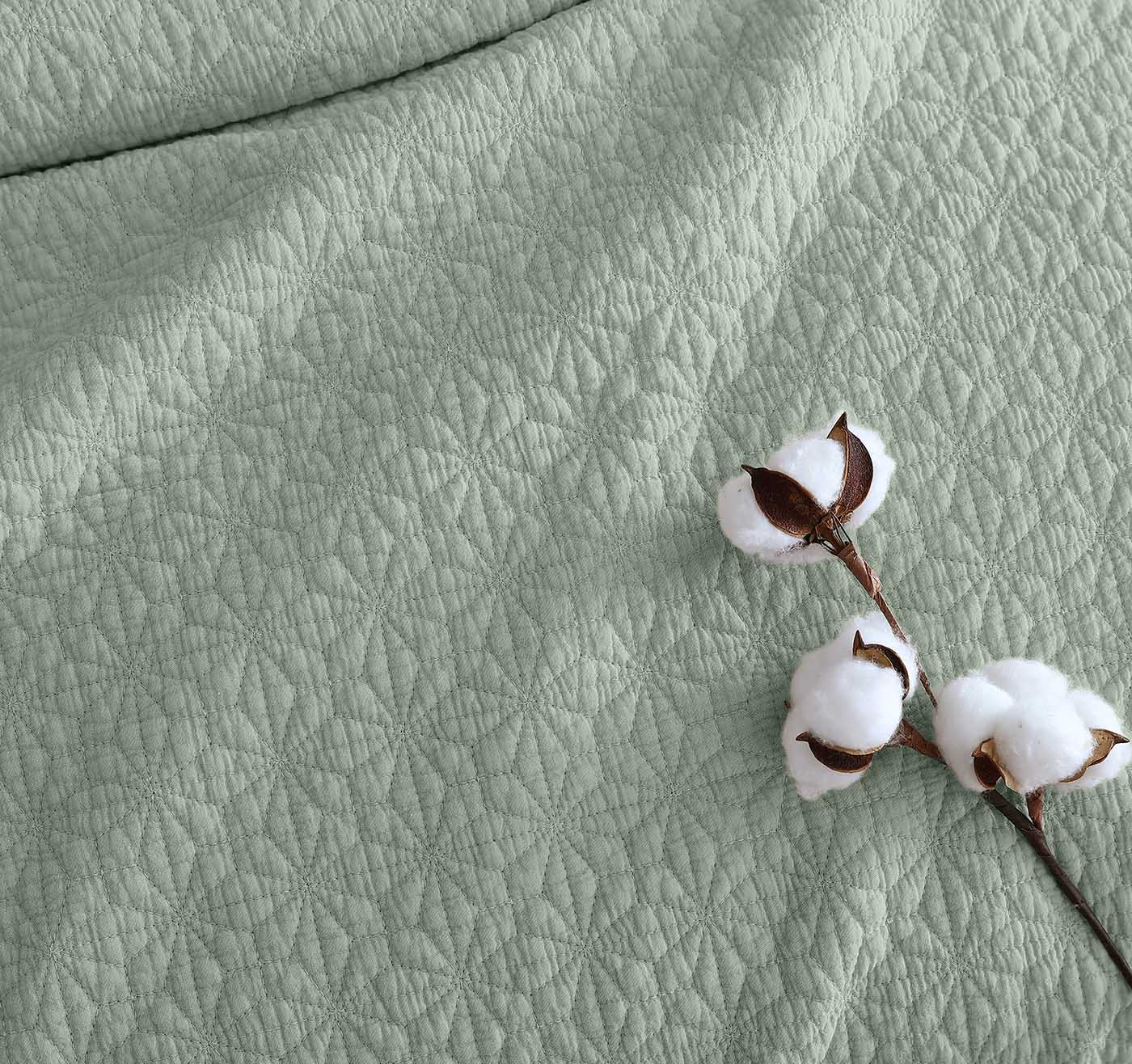 Luxury Kayo Sage Coverlet by Logan & Mason Platinum - Soft & Breathable Bedspread for All Seasons | Perfect for Master Bedroom, Guest Room & Hotel Decor
