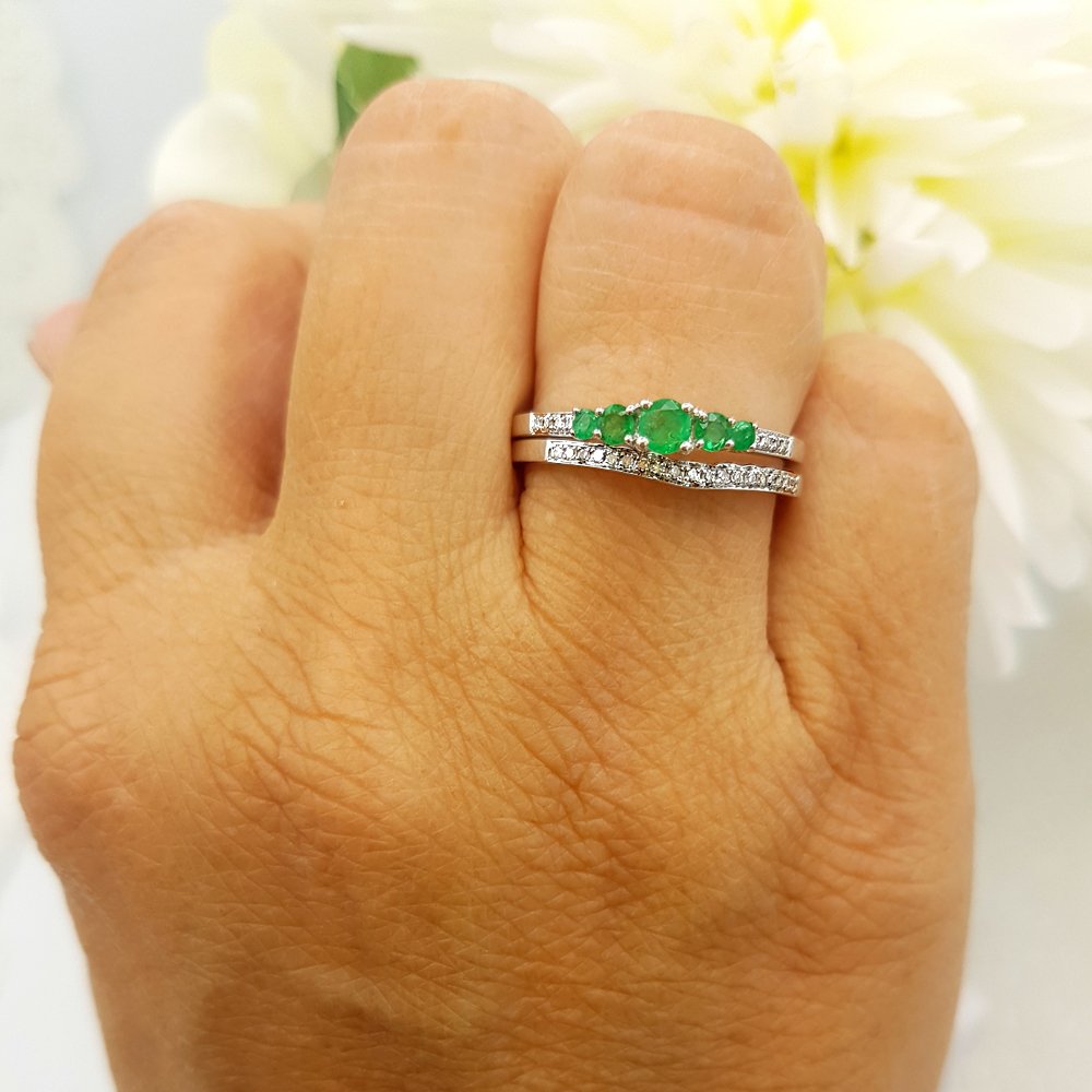 Dazzlingrock Collection 14K Solid White Gold Round Emerald & White Diamond Women's 5 Stone Bridal Engagement Ring Set with Matching Band - Perfect for Proposals, Anniversaries & Wedding Jewelry Gifts