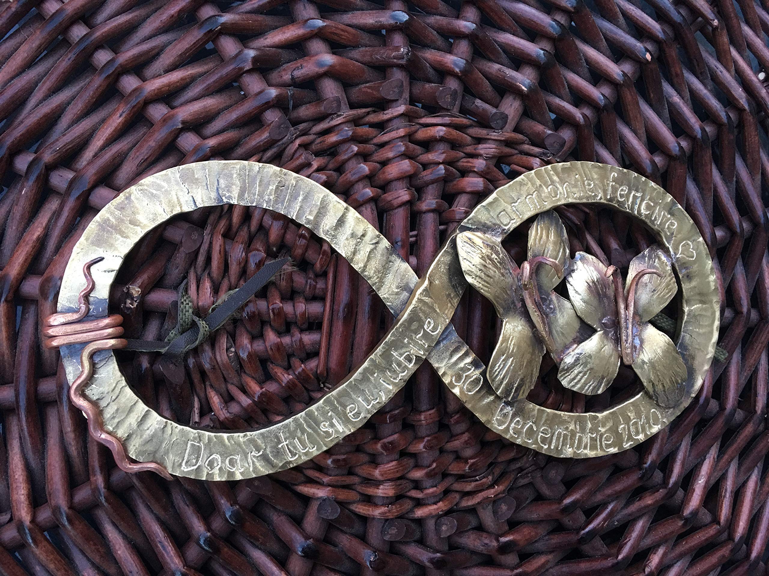 Elegant Bronze Infinity Sign - Unique Bronze Gift for Her, 19th & 8th Anniversary Present - Romantic Home Decor for Couples & Special Occasions
