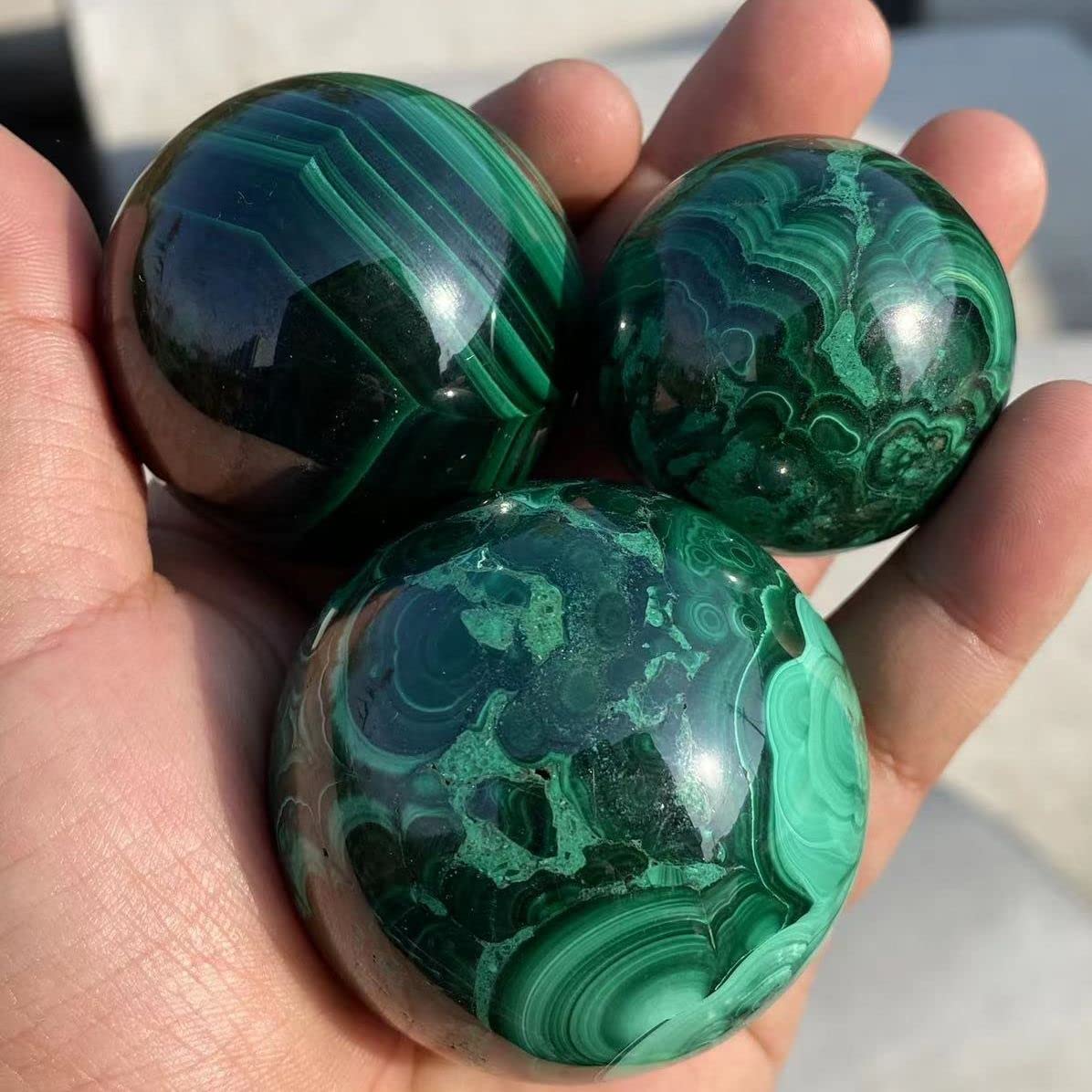 Natural Malachite Crystal Sphere - 4-4.5cm Polished Stone for Meditation, Reiki Healing, Feng Shui & Home Decor - Raw Green Ore for Energy Work & Spiritual Practices
