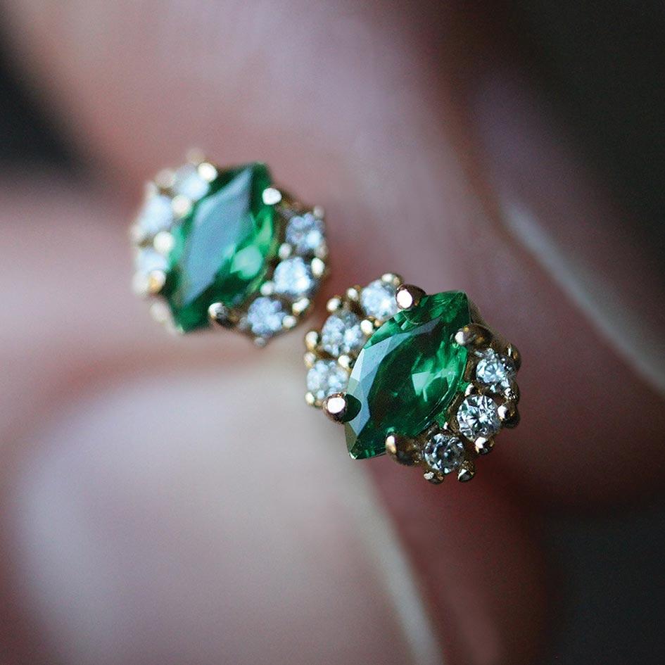 TALIA Green Quartz Cluster Stud Silver Earrings – Natural Gemstone Jewelry for Women, Dainty Everyday Earrings for Work, Date Night & Special Occasions