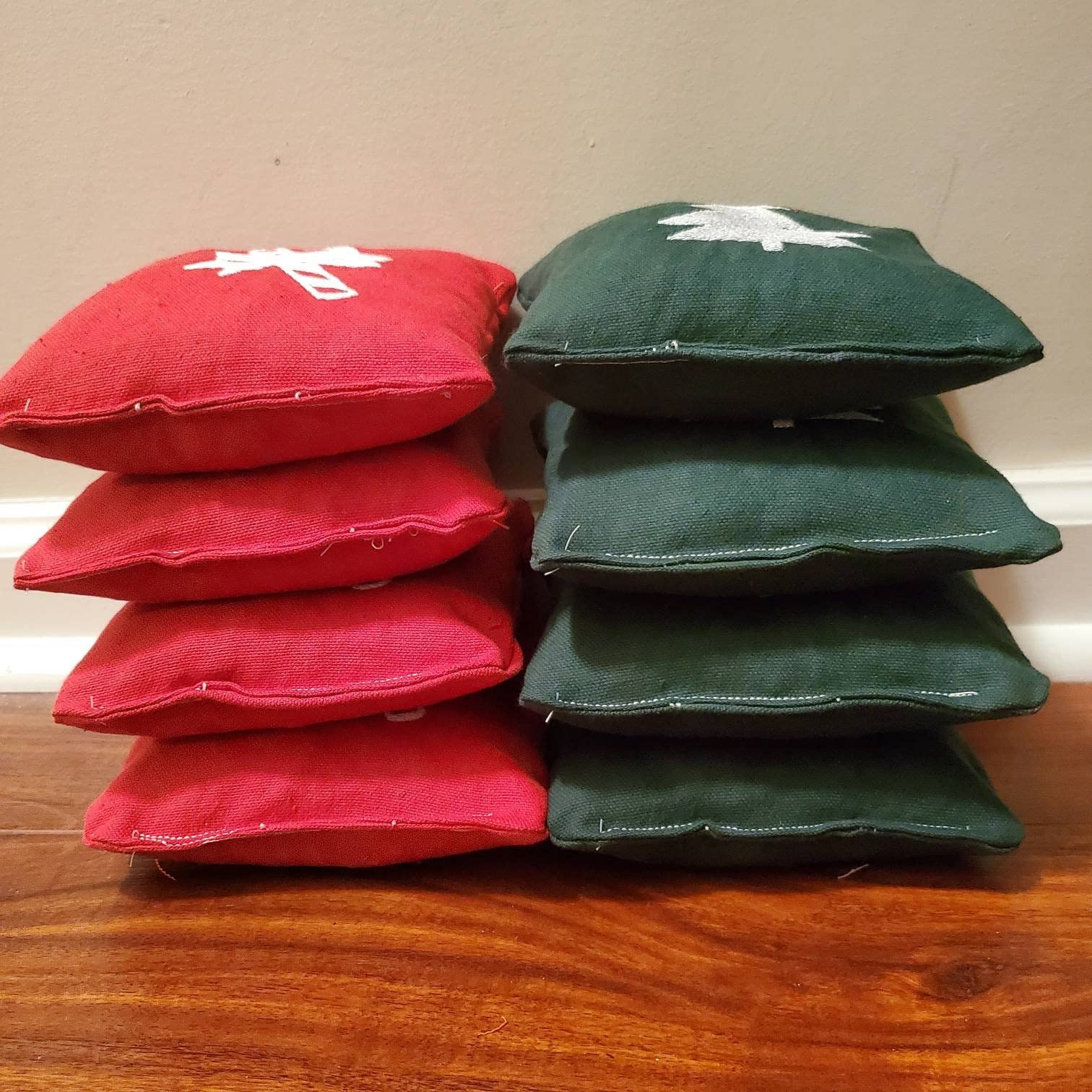 Premium Christmas Cornhole Bags Set of 8 - Festive Holiday Bean Bags for Outdoor Lawn Games, Parties & Family Gatherings