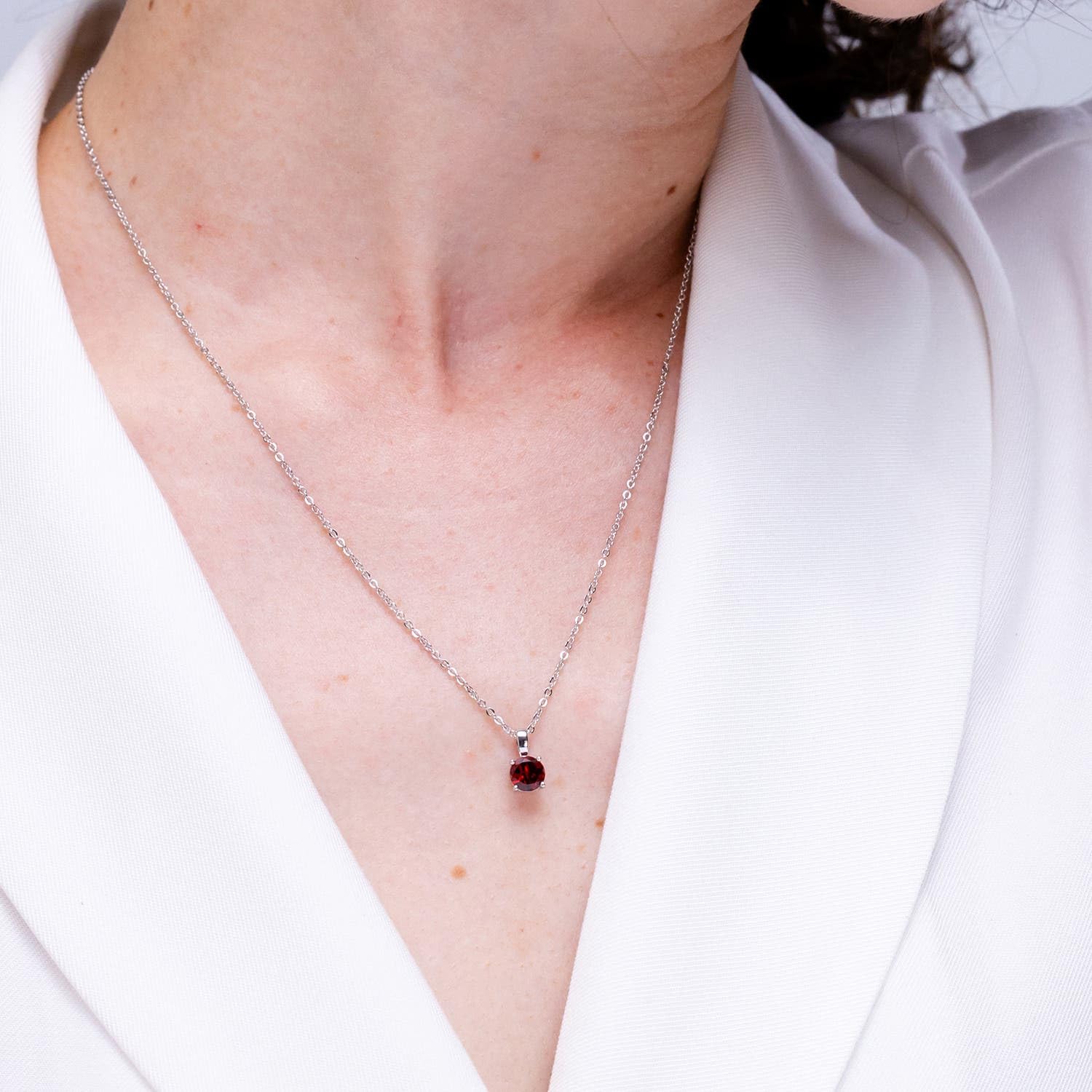 Angara Natural 0.33 Ct Garnet Solitaire Pendant Necklace for Women in Sterling Silver (Grade-AAA | 4mm) | January Birthstone Jewelry, Birthday Gift, Anniversary Present, Wedding Jewelry | Perfect for Everyday Wear, Special Occasions & Gift Giving