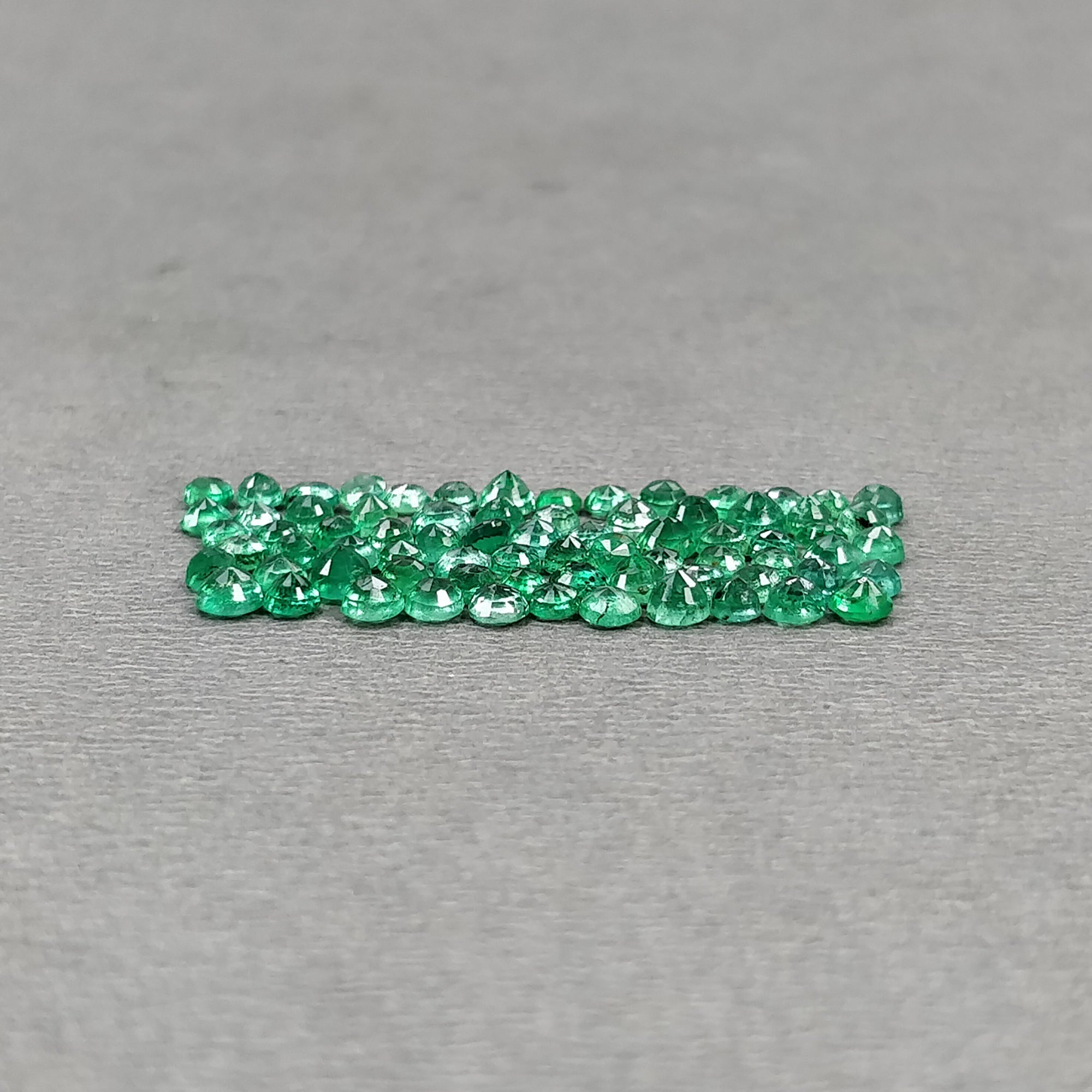 Natural Untreated Green Emerald Gemstone - 5.00cts Round Cut (2mm-3mm) | Emerald Jewelry Making, Engagement Rings & Fine Jewelry Design