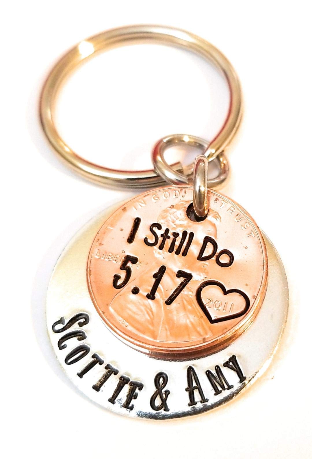 Personalized 'I Still Do' Wedding Anniversary Keychain - Romantic Gift for Husband & Wife - Perfect for Anniversaries, Valentine's Day & Couples Gifts