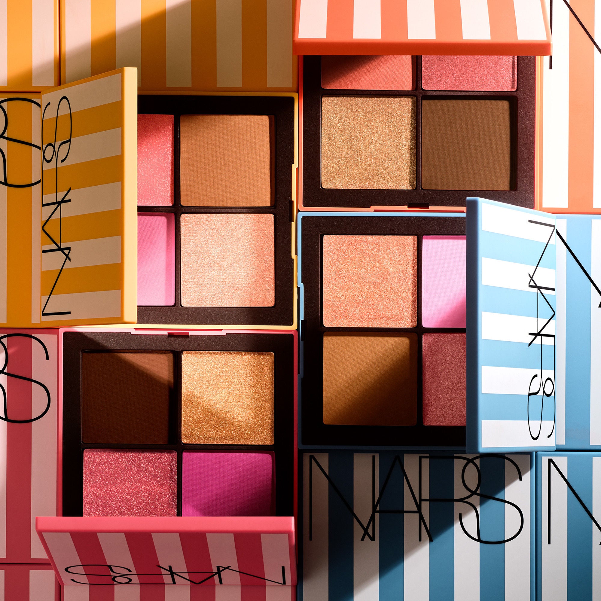 Hot Escape Cheek Palette - Blush & Highlighter Makeup Kit for Contouring & Glowing Skin | Perfect for Everyday Wear & Special Occasions